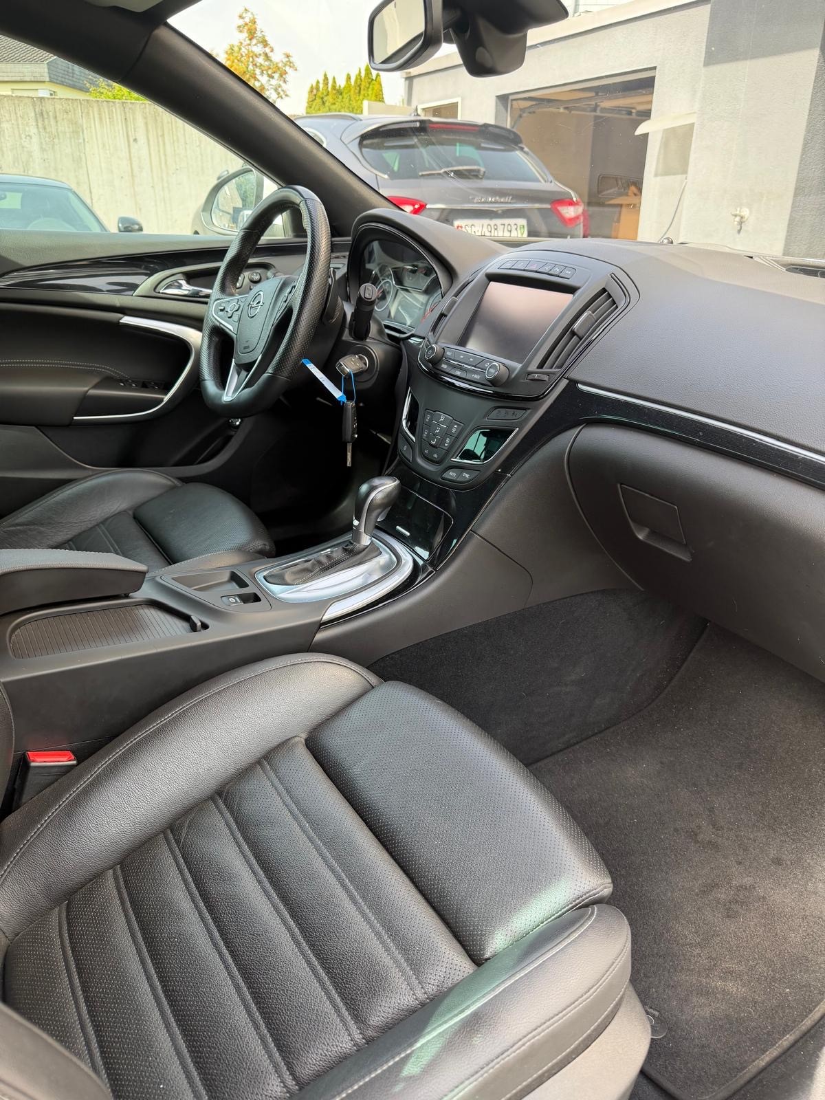 OPEL Insignia ST 2.0 Turbo Cosmo 4WD Aut.-image-6