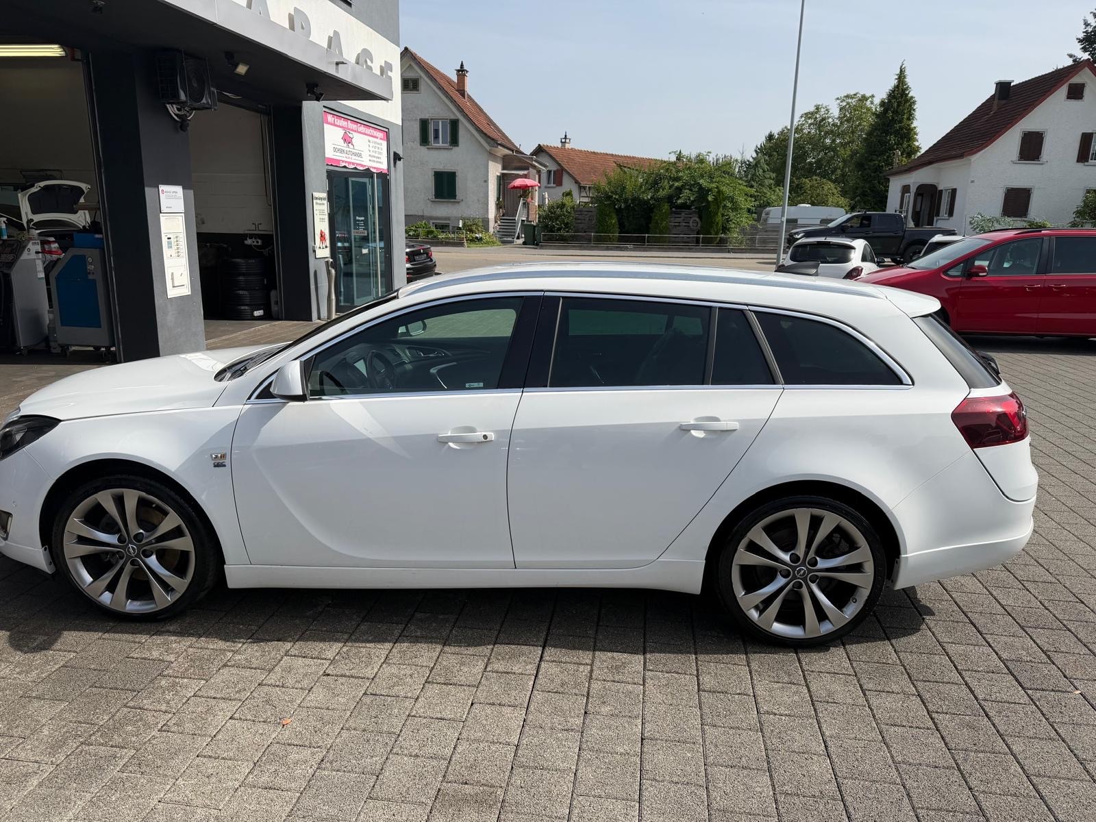 OPEL Insignia ST 2.0 Turbo Cosmo 4WD Aut.-image-4