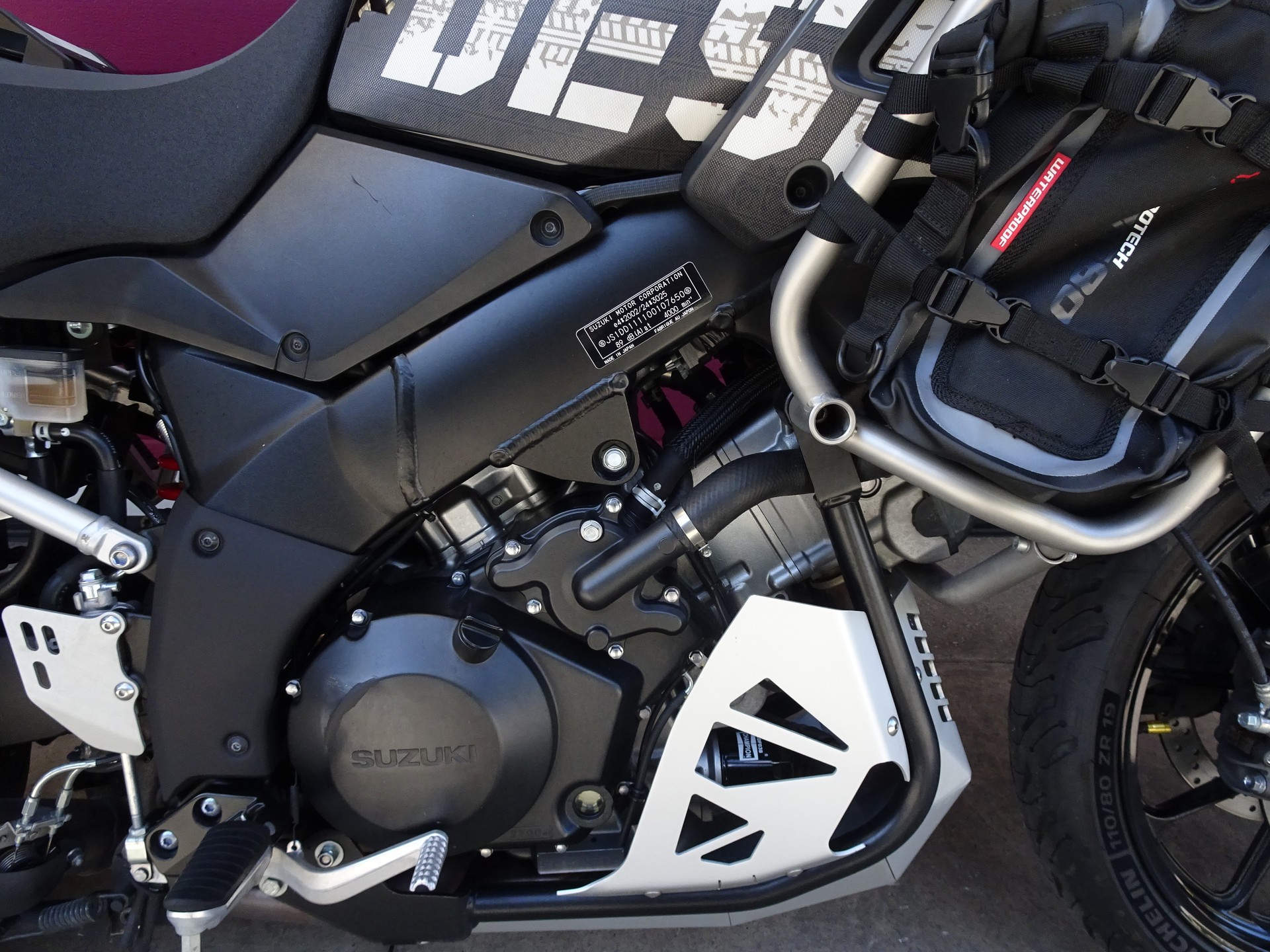 SUZUKI DL 1000 V-Strom Desert-image-9