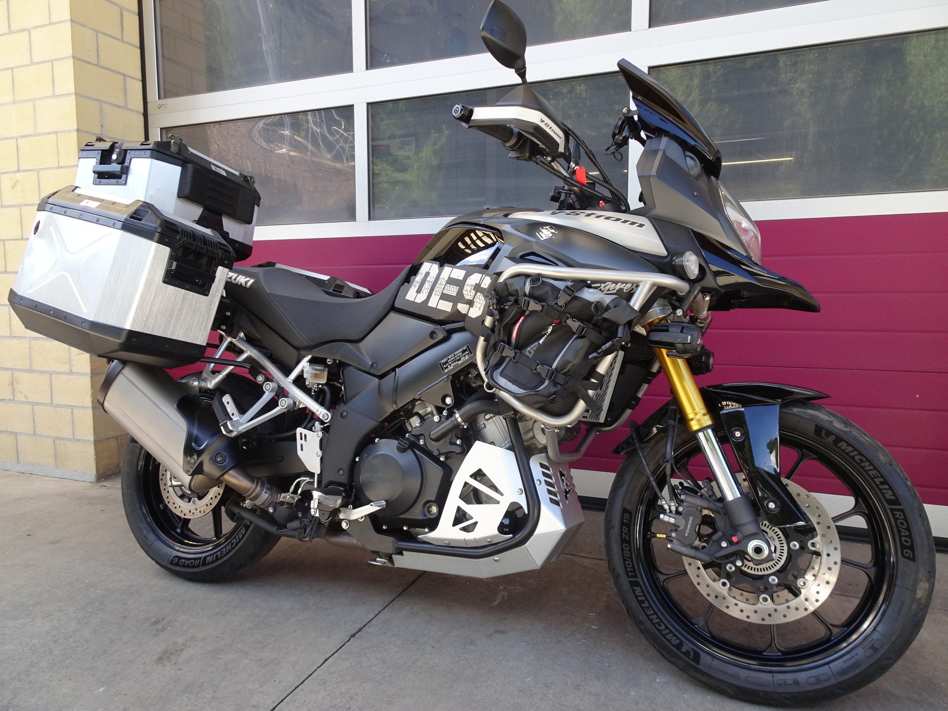 SUZUKI DL 1000 V-Strom Desert-image-10