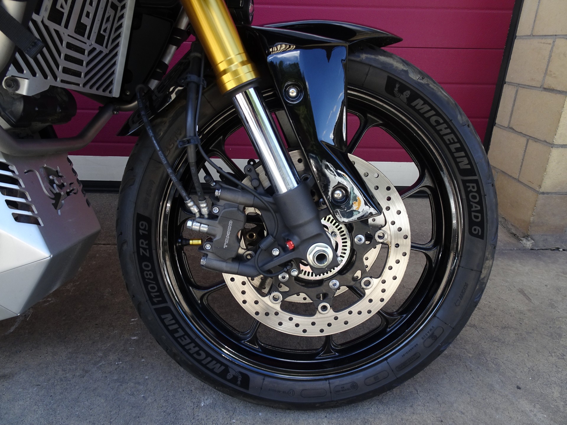 SUZUKI DL 1000 V-Strom Desert-showroom-element-1