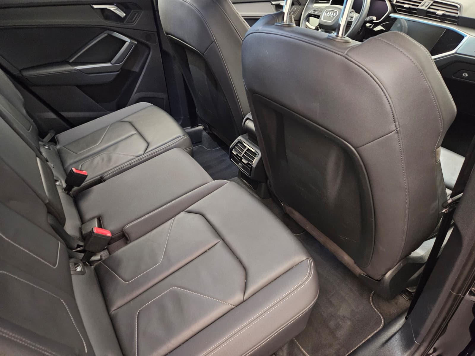 AUDI Q3 Sportback 45 TFSI S line quattro S-tronic-image-13