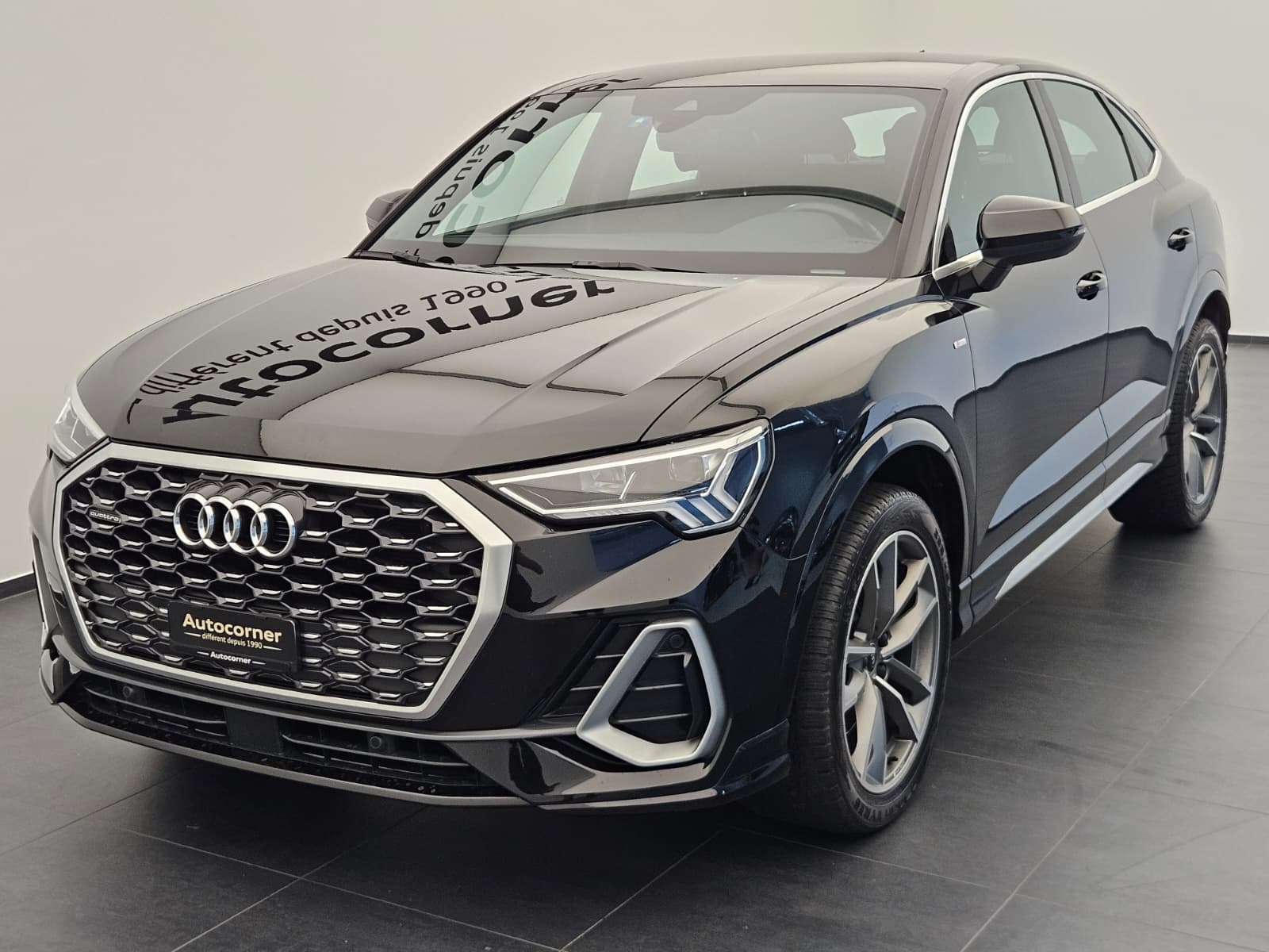 AUDI Q3 Sportback 45 TFSI S line quattro S-tronic-showroom-element-2