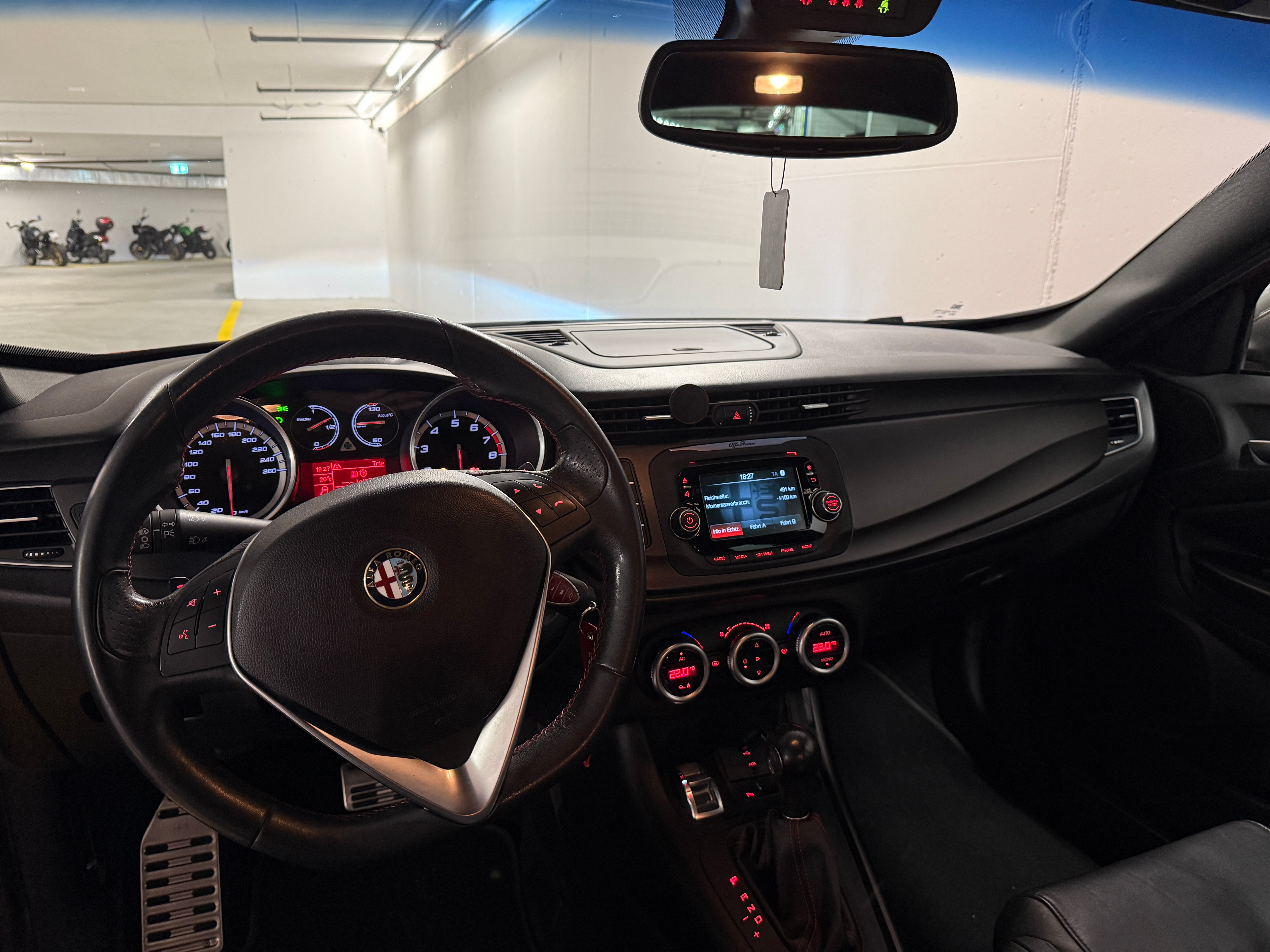 ALFA ROMEO Giulietta 1750 TBi Quadrifoglio Verde TCT — slika 13