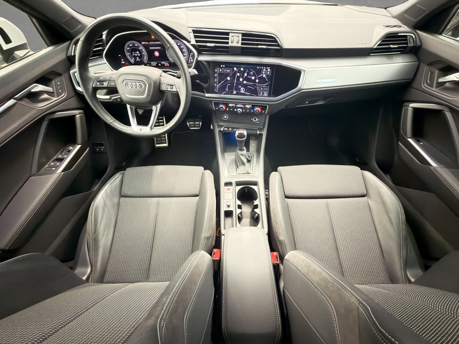 AUDI Q3 45 TFSI e S line S-tronic - Anhängevorrichtung - Matrix-LED - Rückfahrkamera - Optikpaket schwarz --image-6