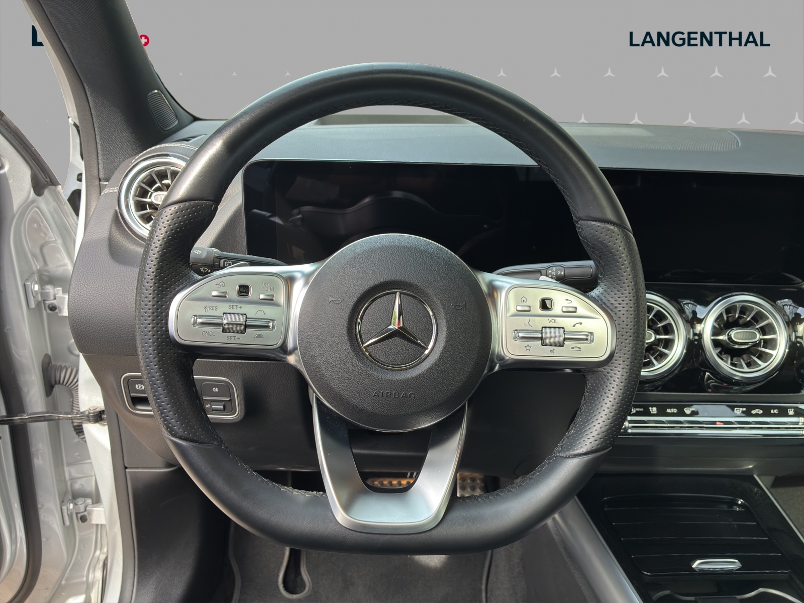 MERCEDES-BENZ EQA 350 4Matic Swiss Star-image-9