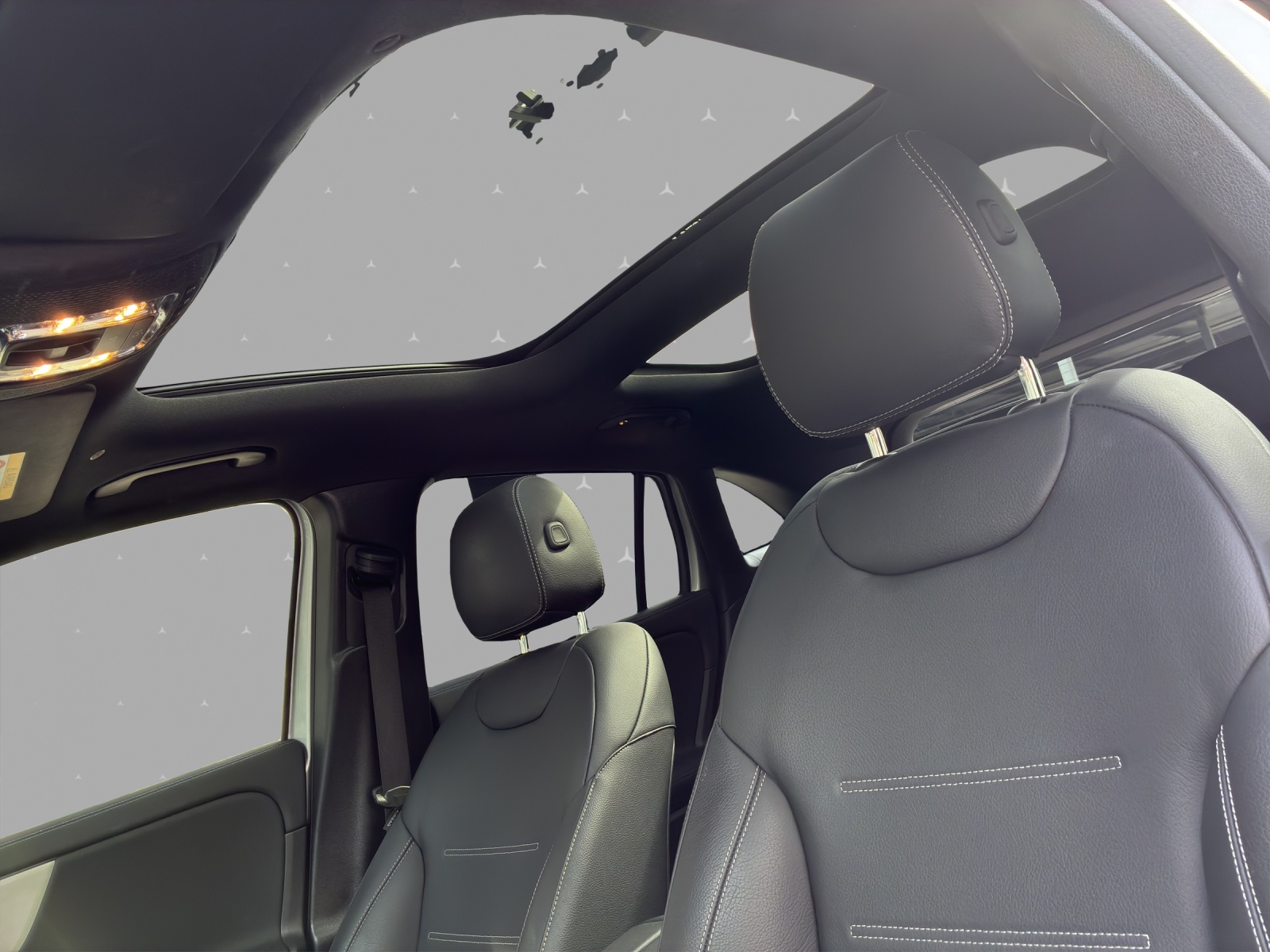 MERCEDES-BENZ EQA 350 4Matic Swiss Star-image-8
