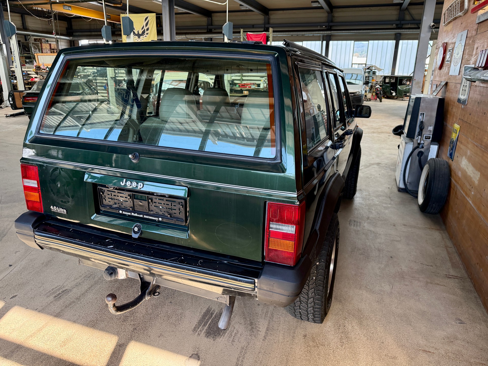 JEEP Cherokee 4.0 Country-image-8