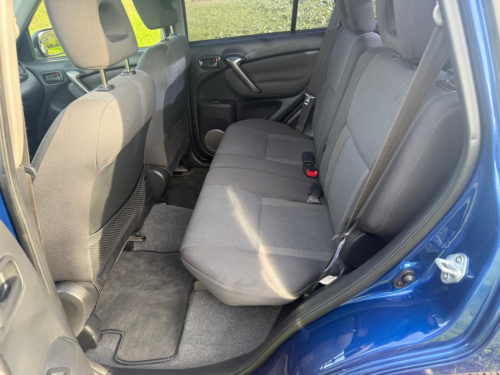 TOYOTA RAV-4 2.0 16V Mountain-image-13
