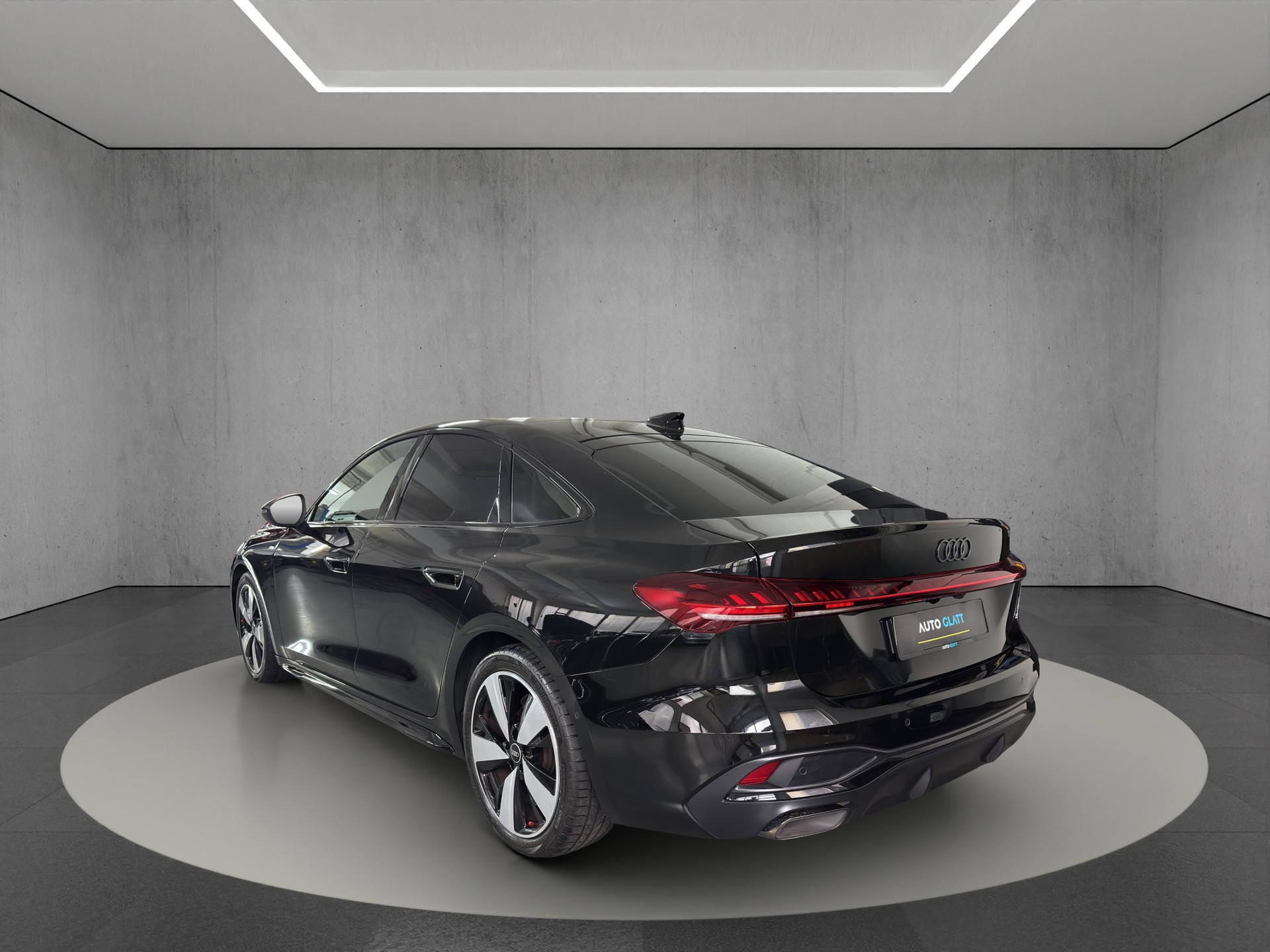 AUDI A5 Limousine 2.0 TFSI S Line S tronic "Panoramadach-RF.-Kamera-Optikpaket schwarz"-image-4