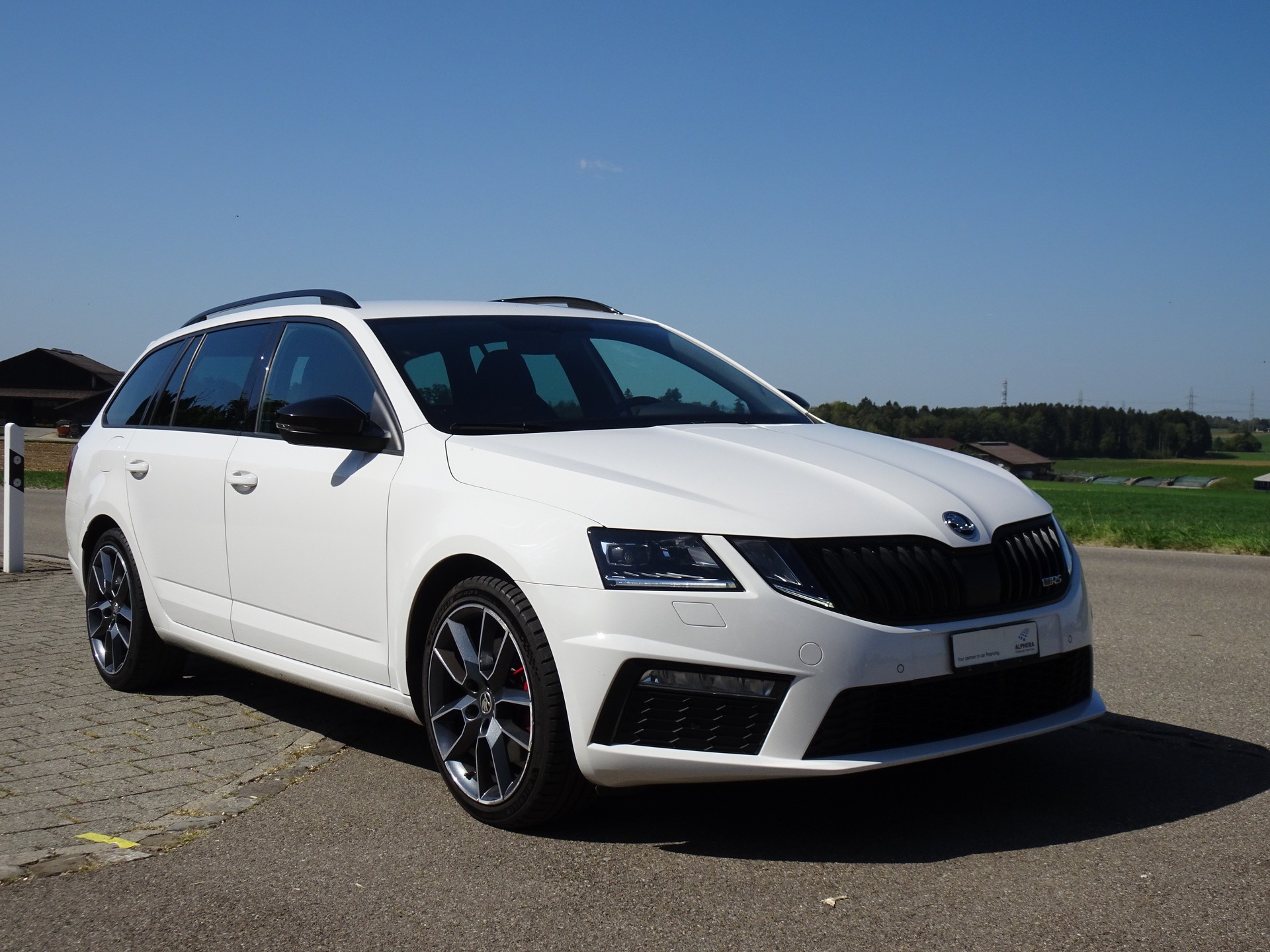 SKODA Octavia Combi 2.0 TDI RS 4x4 DSG-image-5