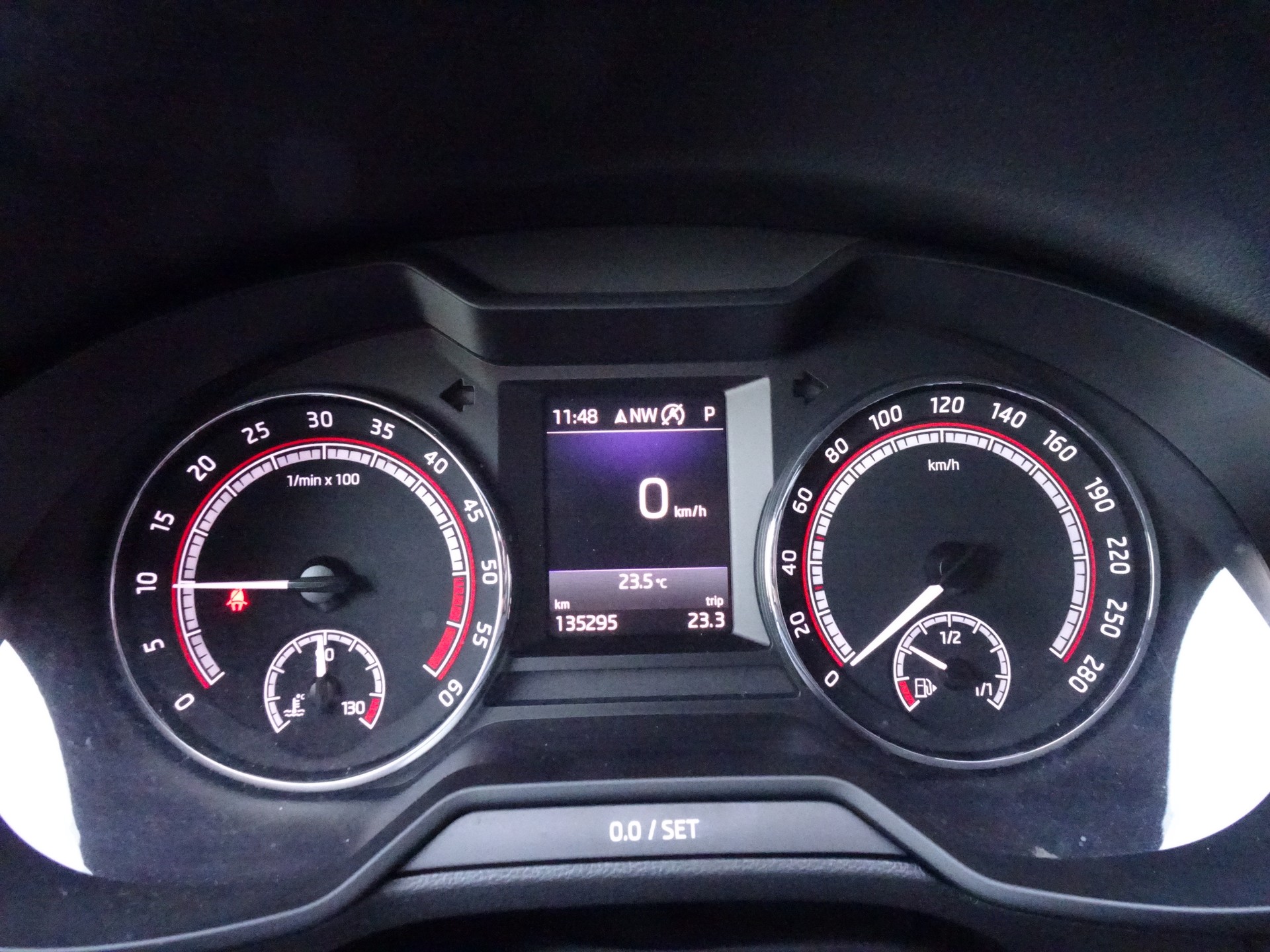 SKODA Octavia Combi 2.0 TDI RS 4x4 DSG-image-11