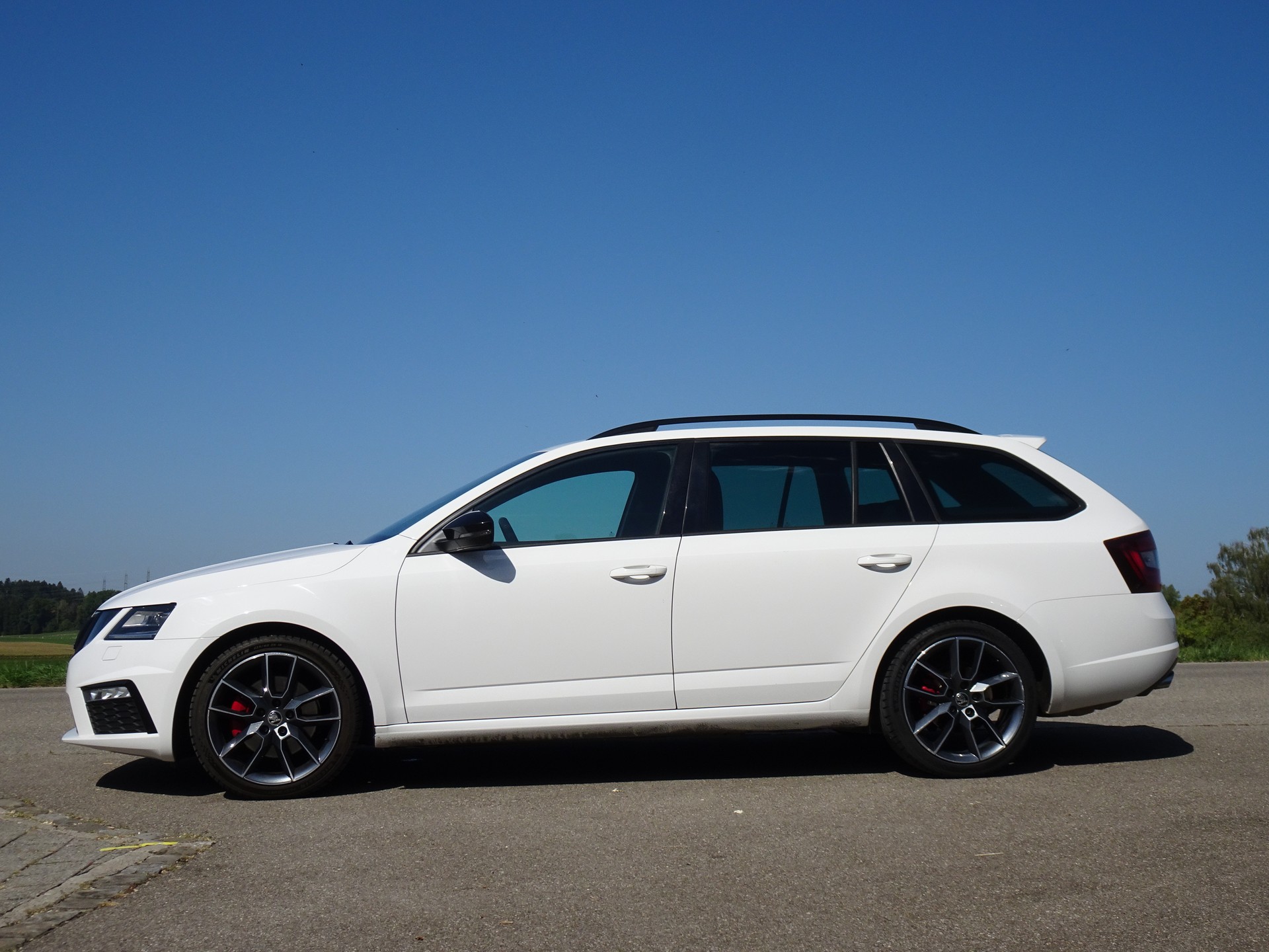 SKODA Octavia Combi 2.0 TDI RS 4x4 DSG-image-1