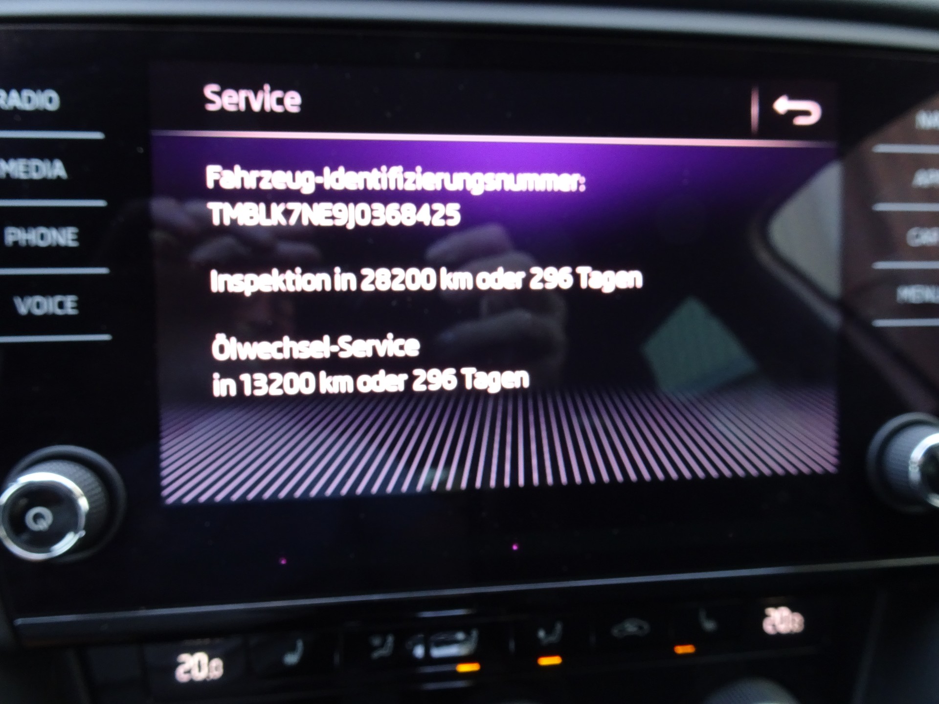 SKODA Octavia Combi 2.0 TDI RS 4x4 DSG-image-14