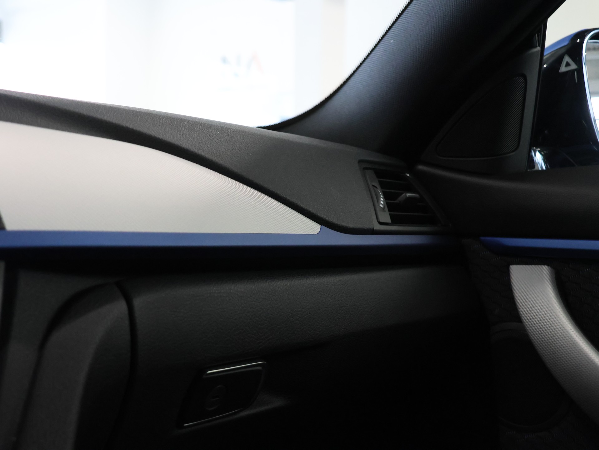BMW 420d Coupé xDrive M Sport Steptronic-image-26