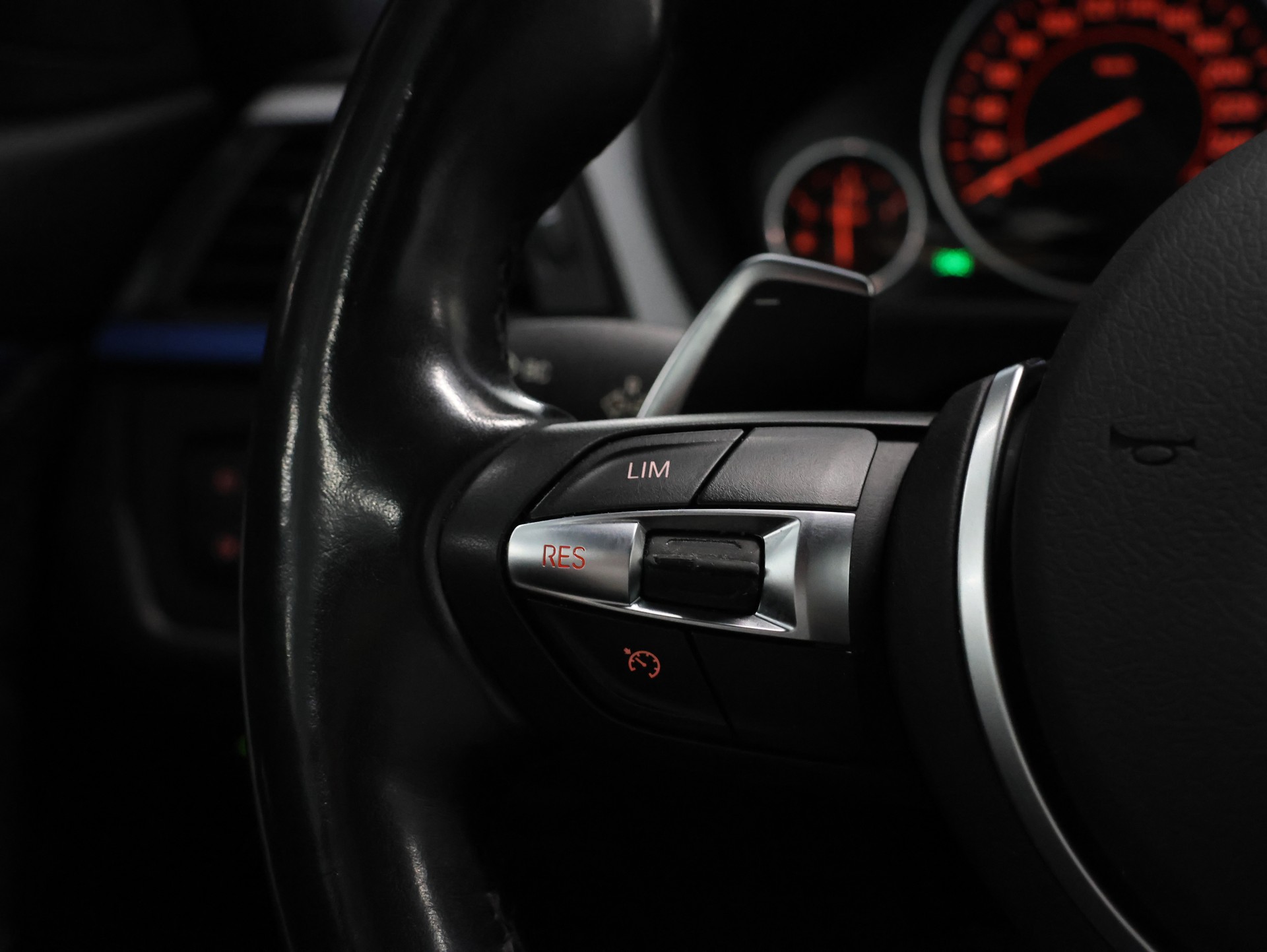 BMW 420d Coupé xDrive M Sport Steptronic-image-18