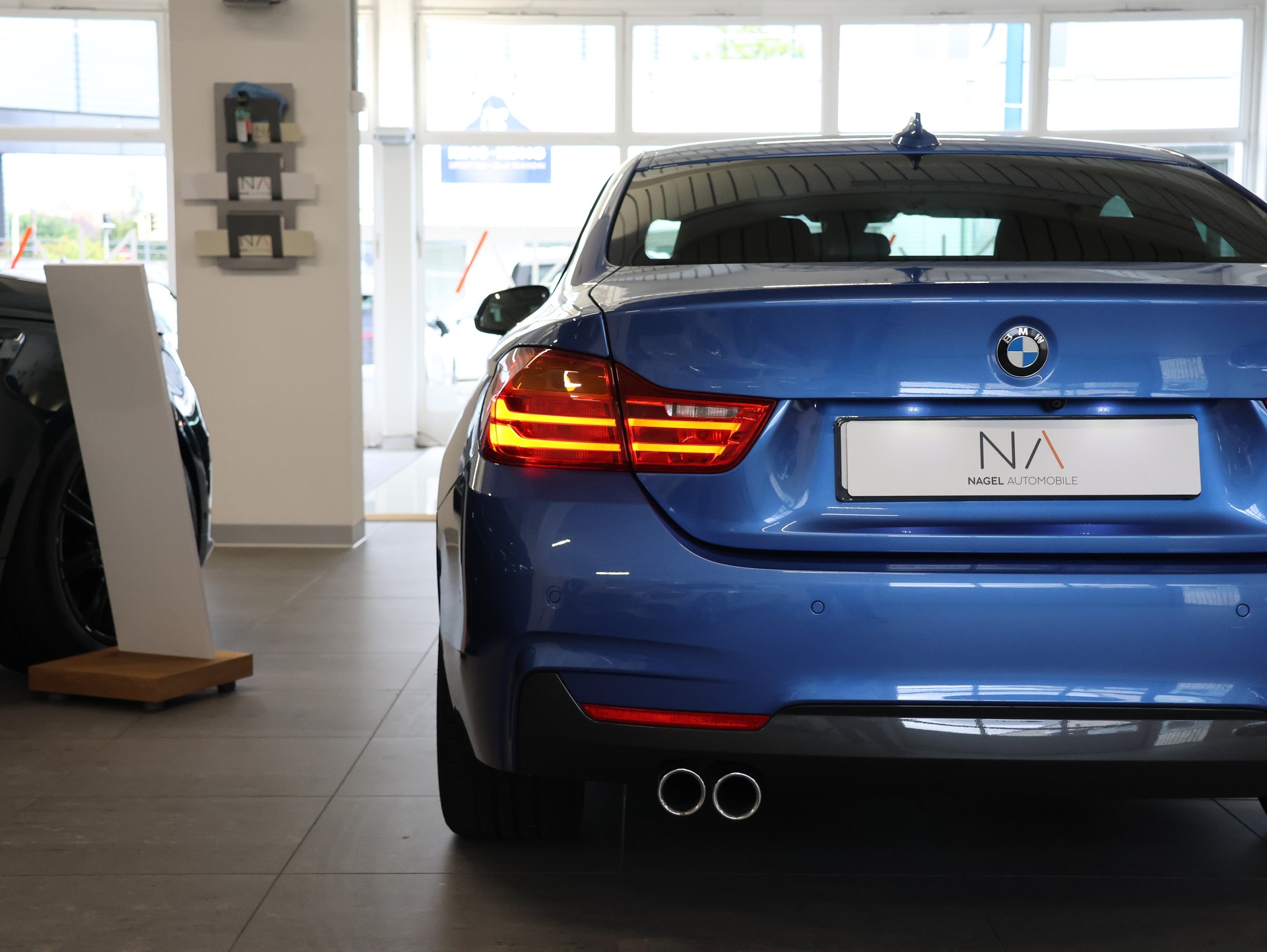 BMW 420d Coupé xDrive M Sport Steptronic-image-5