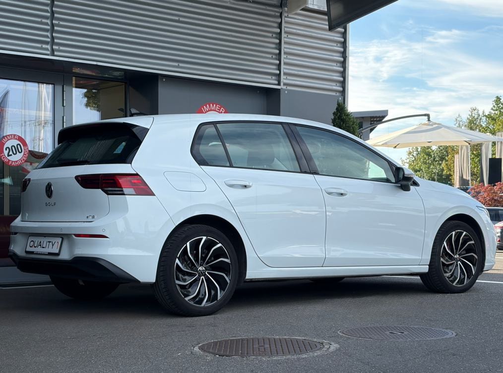 VW Golf 1.0 eTSI mHEV ACTLife DSG-image-2
