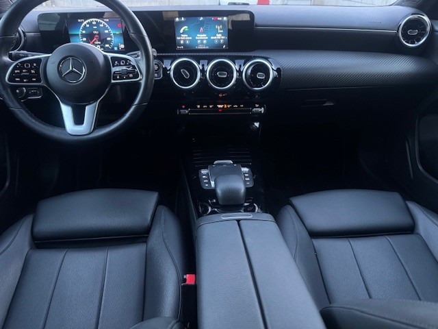 MERCEDES-BENZ A 200 d 8G-DCT-image-7