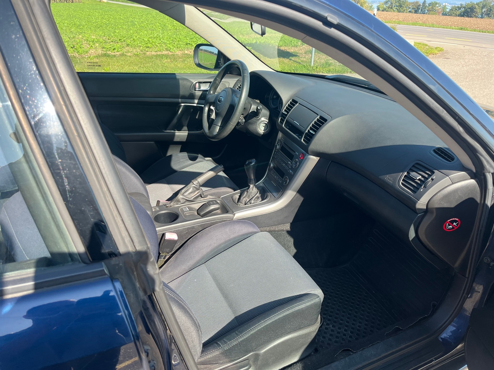 SUBARU Legacy 2.0i AWD Swiss-image-8