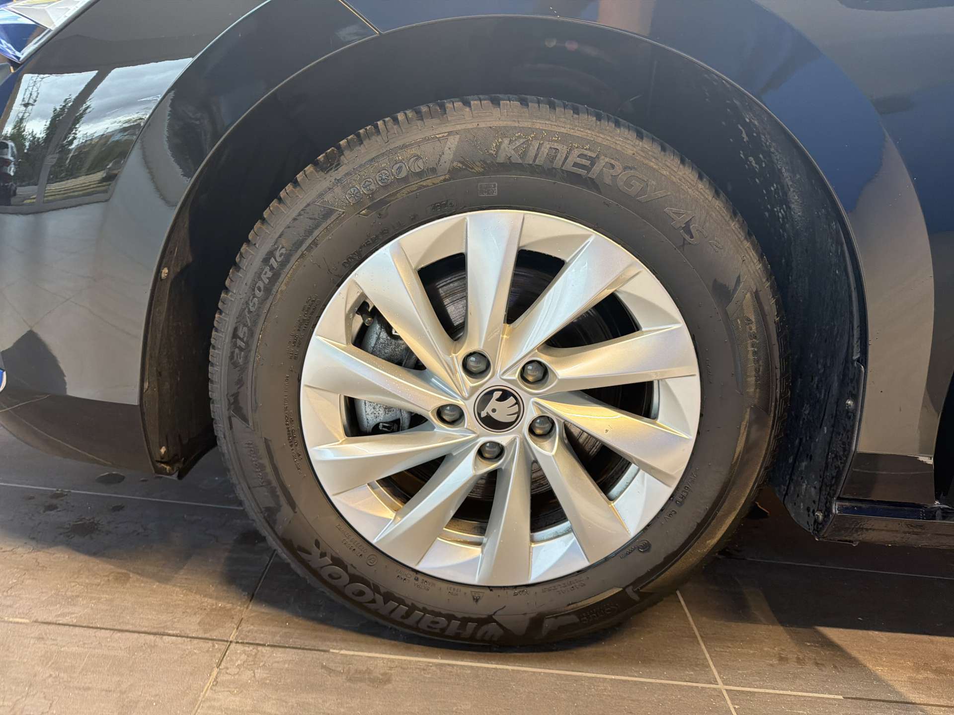 SKODA Superb Combi 1.5 eTSI mHEV Essence DSG-Automat-image-8