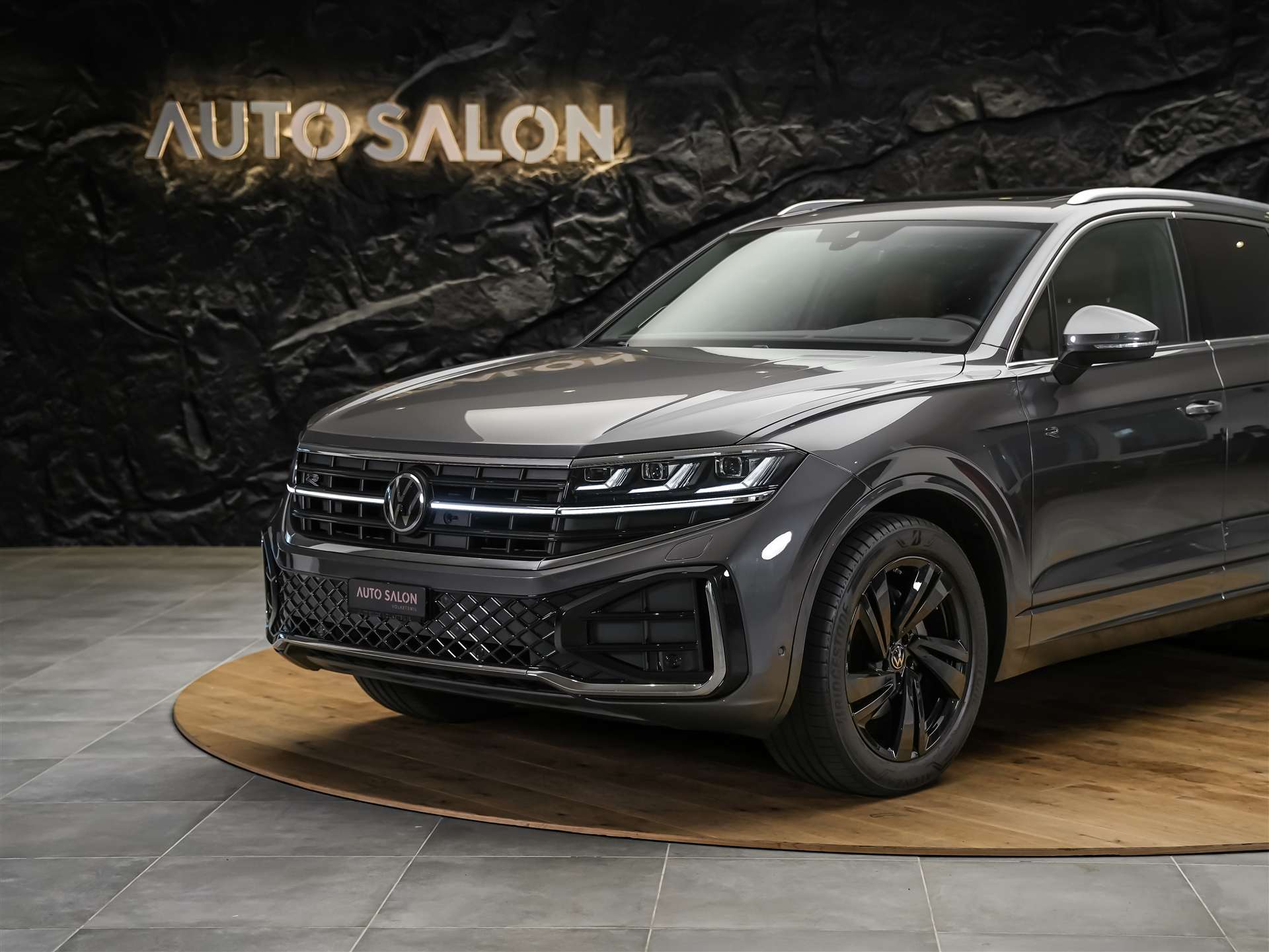 VW Touareg 3.0 TDI R-Line Tiptronic *Panorama*5J Werksgarantie*Standheizung*AHK*-image-14