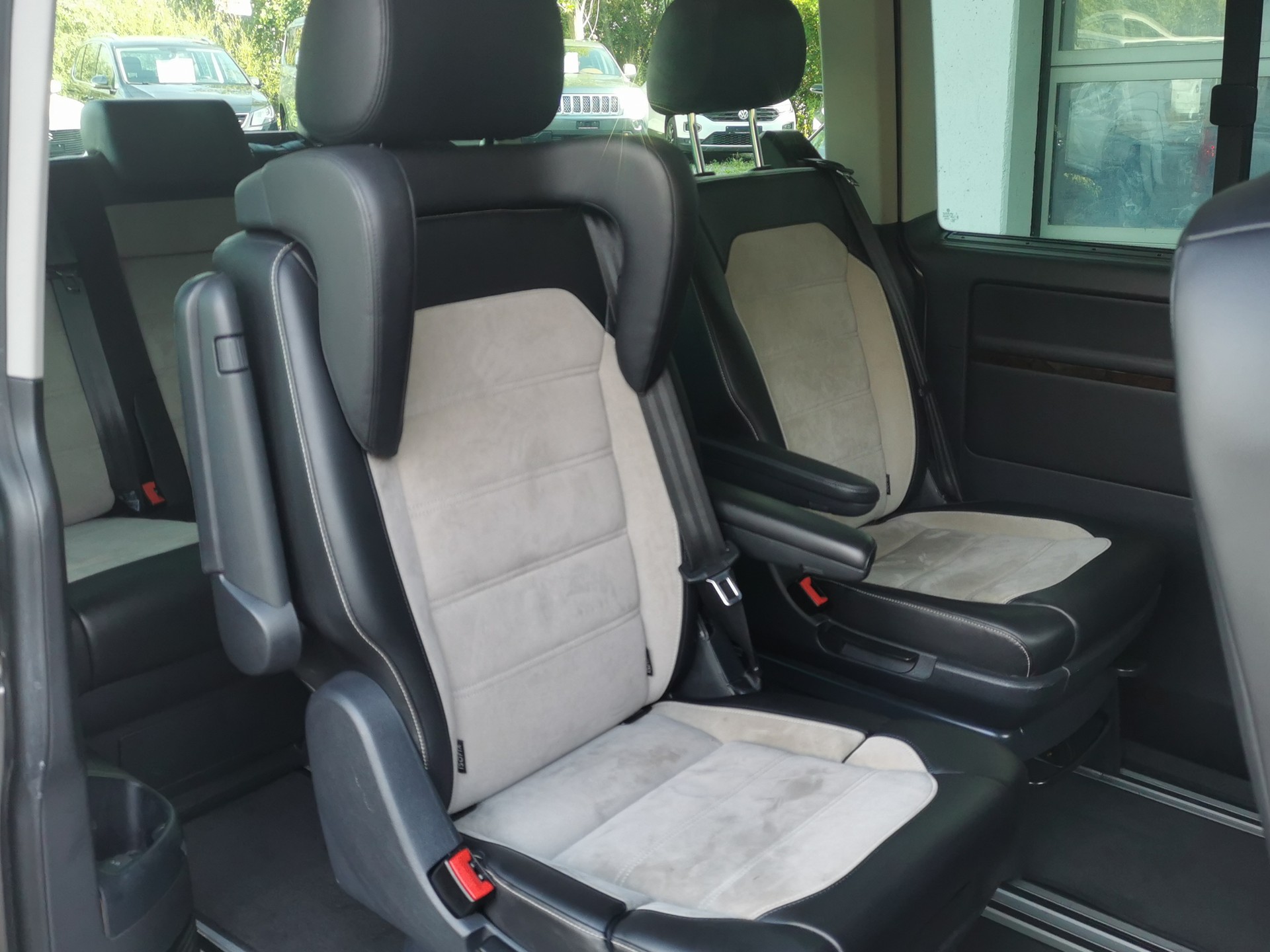 VW T6 Multivan 2.0 TDI Highline Liberty 4Motion DSG-image-14