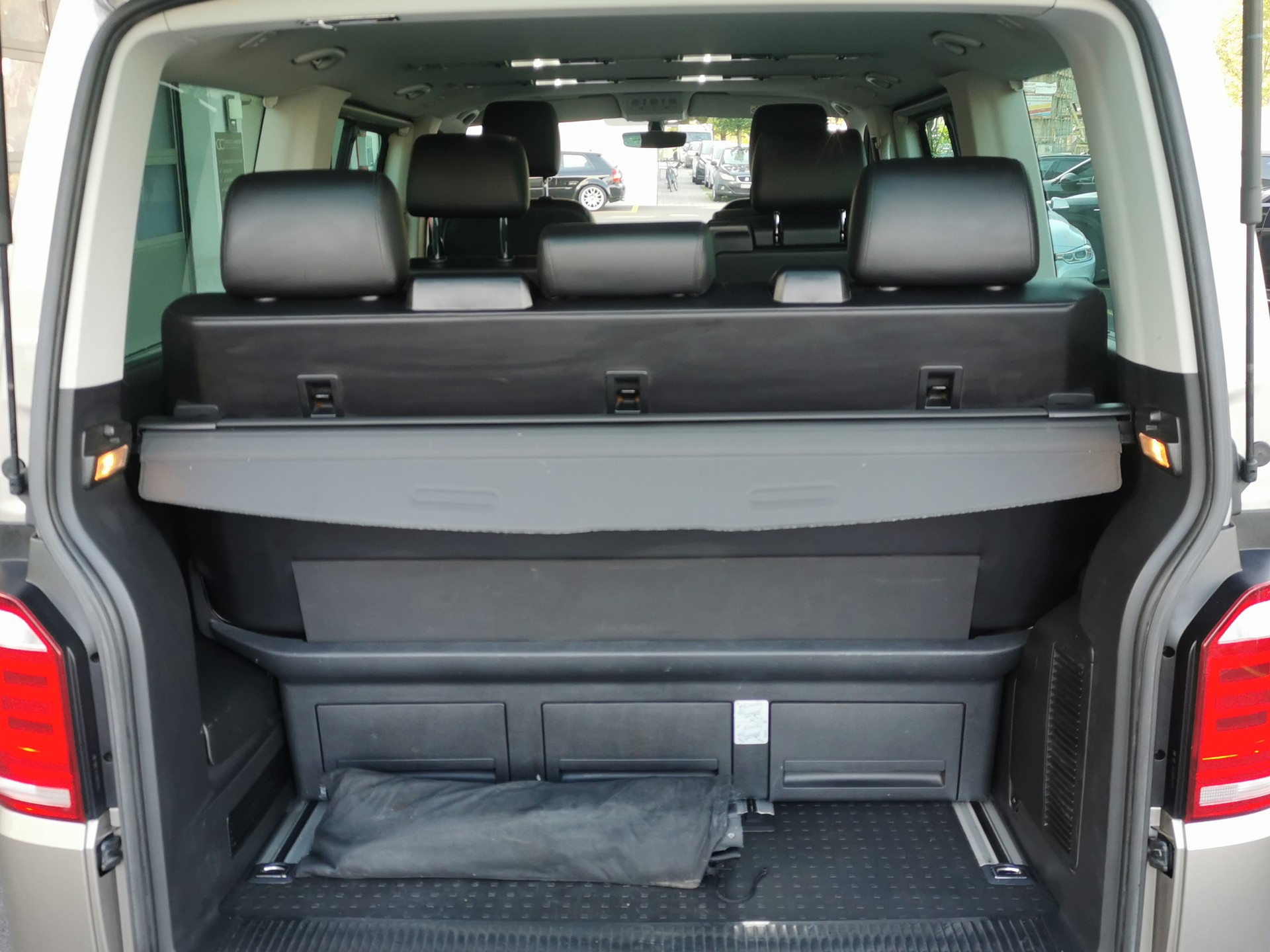 VW T6 Multivan 2.0 TDI Highline Liberty 4Motion DSG-image-8