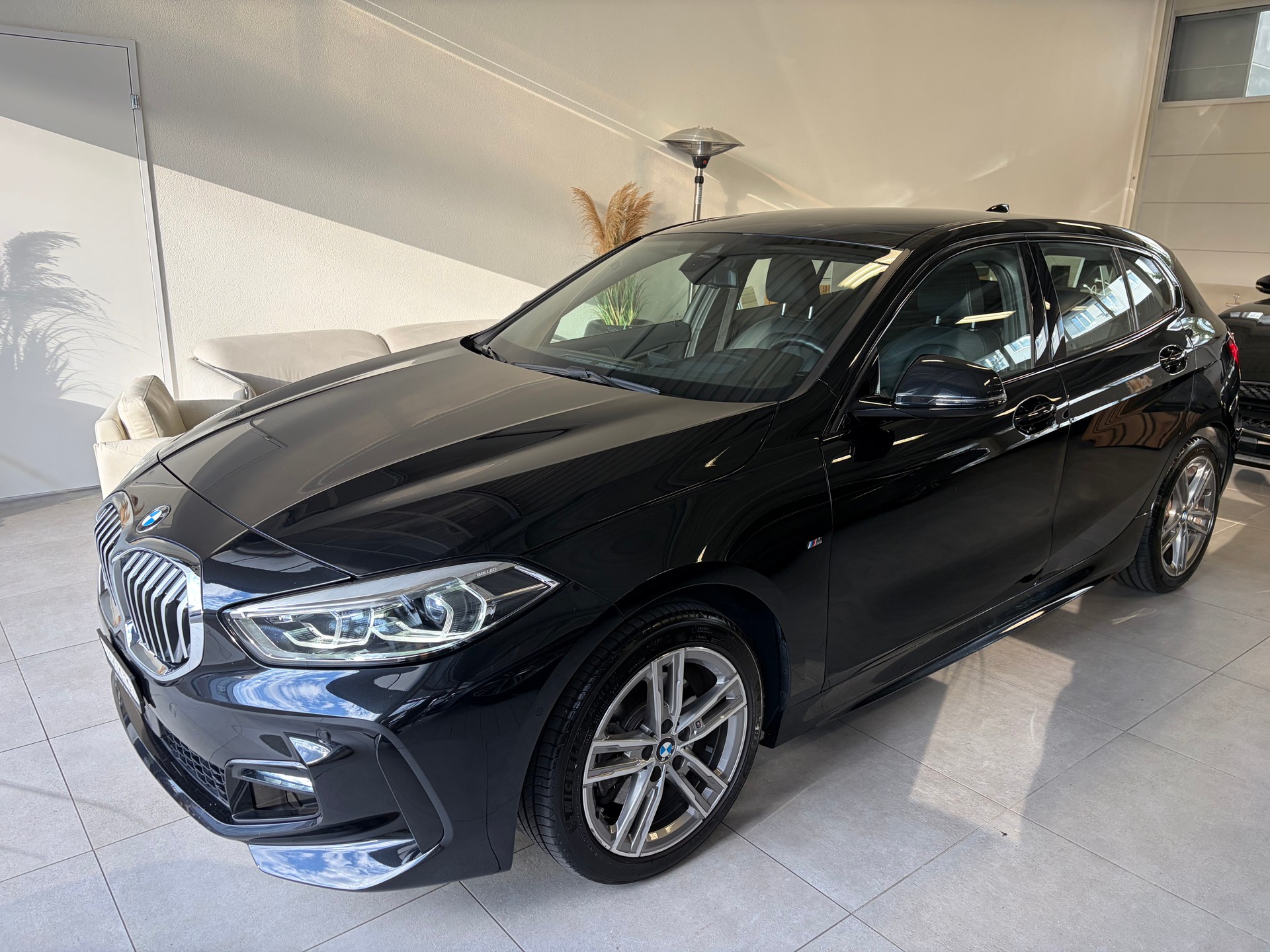 BMW 118i Steptronic M Sport-image-0