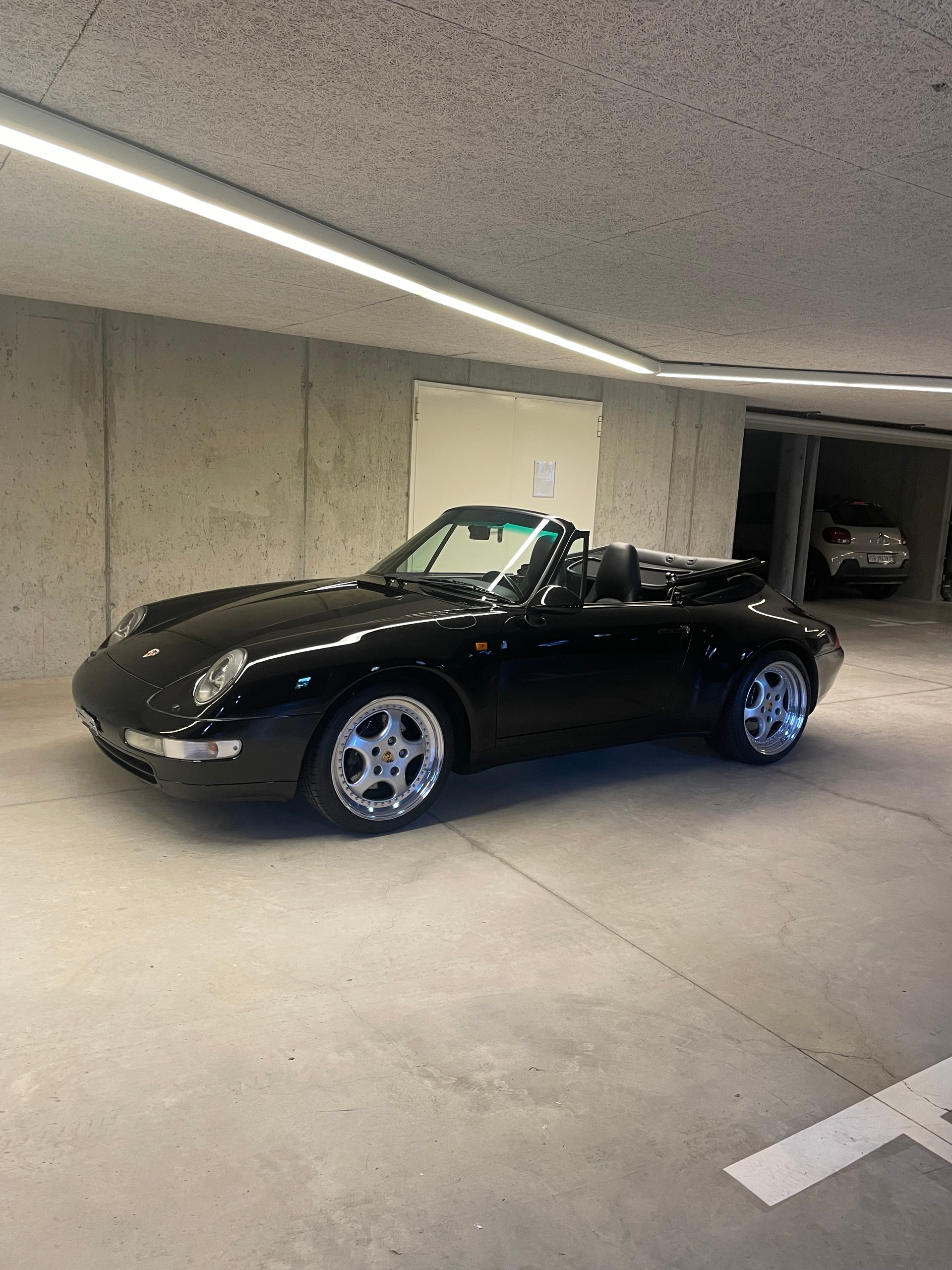 PORSCHE 93 carrera 2-image-1