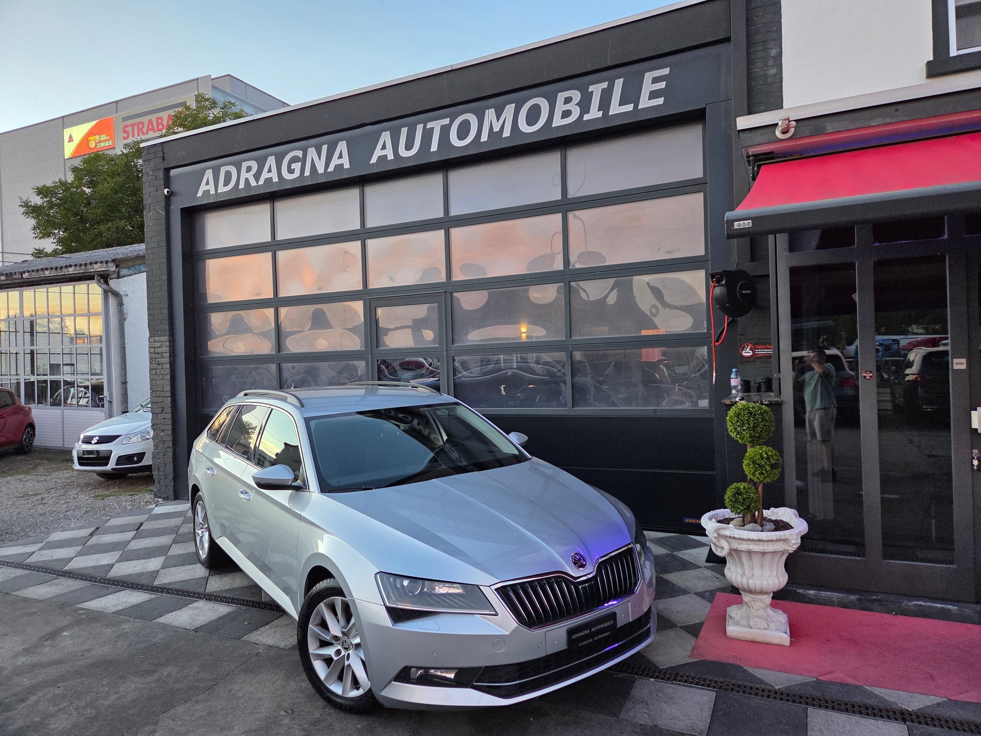 SKODA Superb Combi 2.0 TDi Ambition-image-0