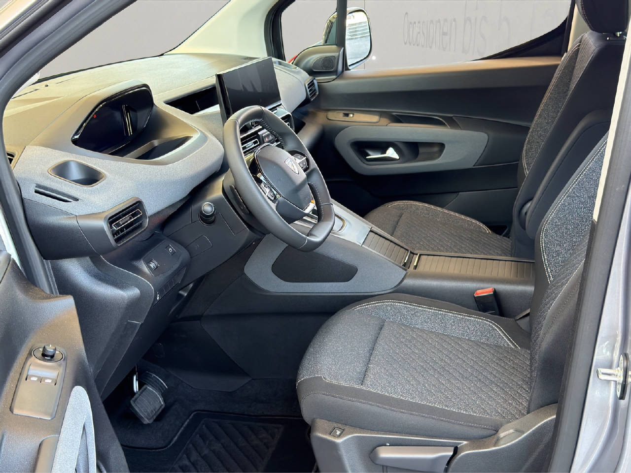 PEUGEOT Rifter Long 1.5 BlueHDi 130 Family Edition-image-3