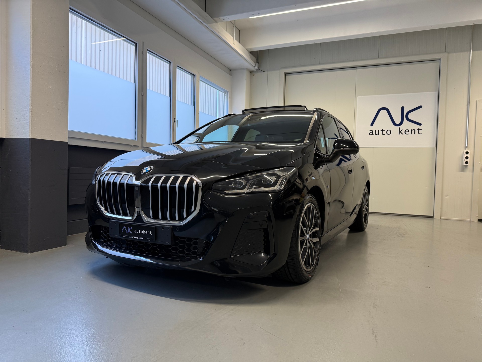 BMW 220i Active Tourer M Sport DKG-image-0