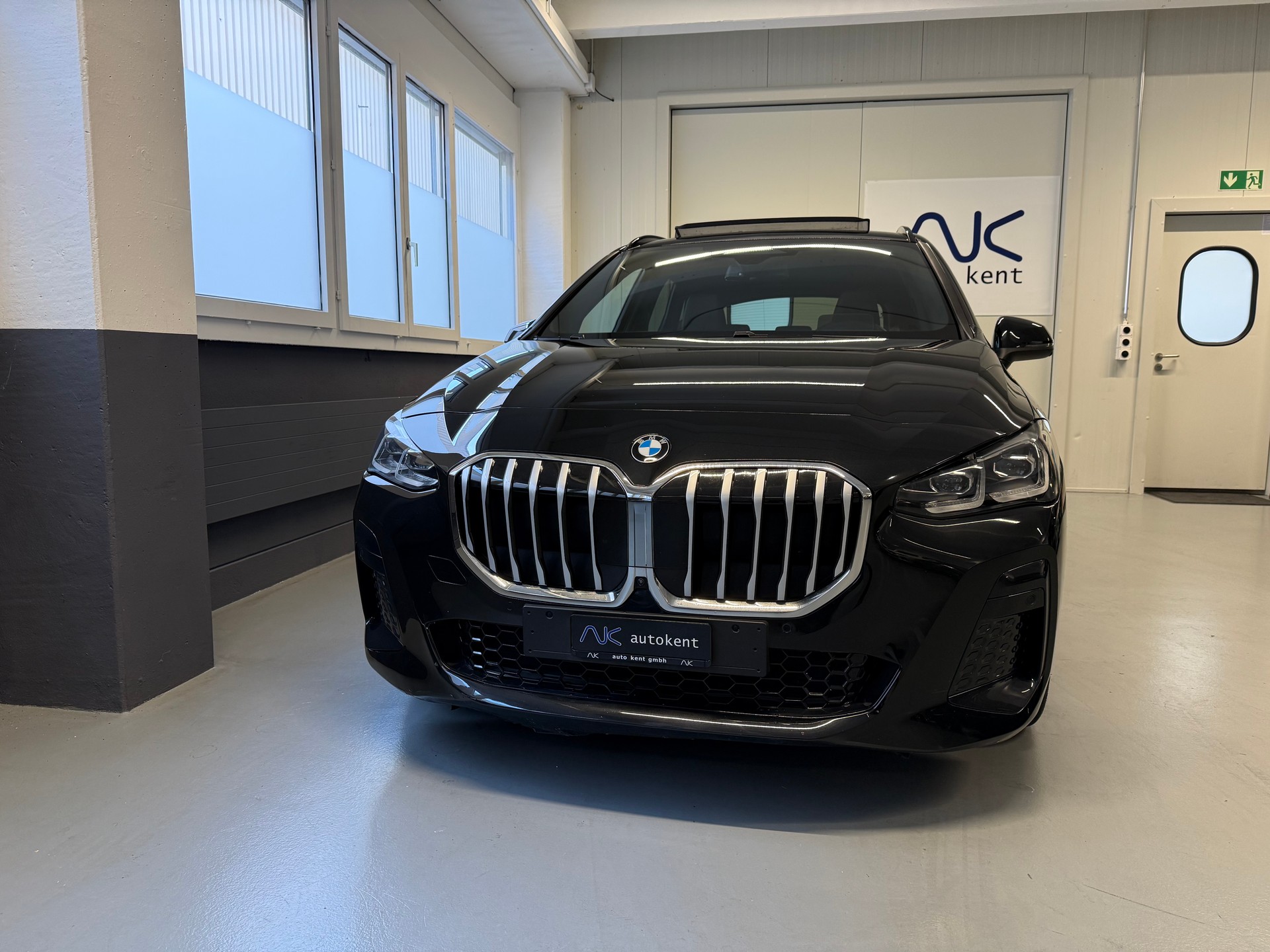 BMW 220i Active Tourer M Sport DKG-image-1
