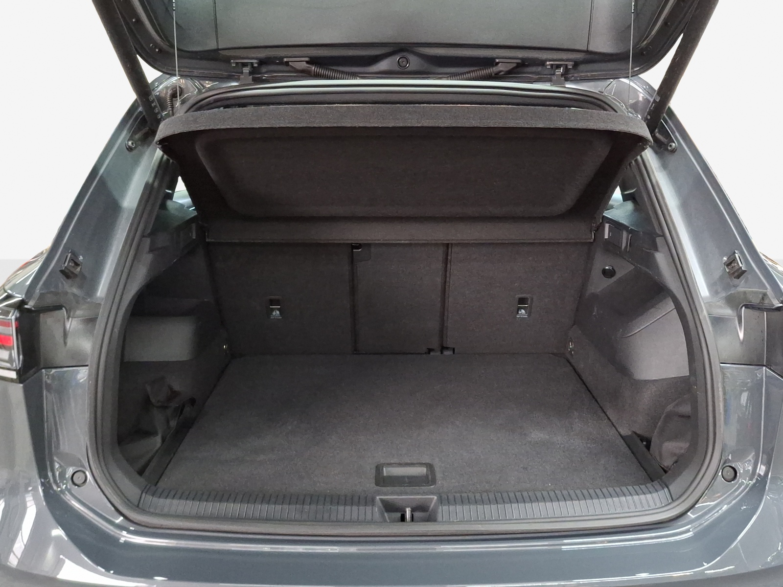 VW Tiguan 2.0 TSI DSG R-Line 4Motion-image-12