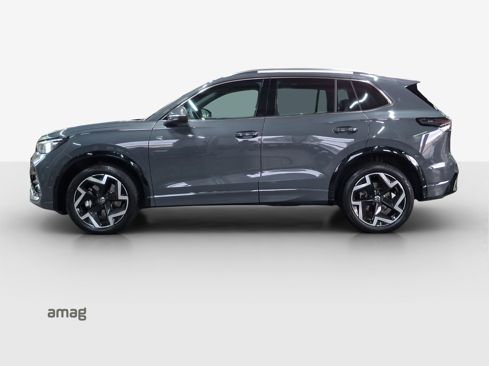 VW Tiguan 2.0 TSI DSG R-Line 4Motion-image-1