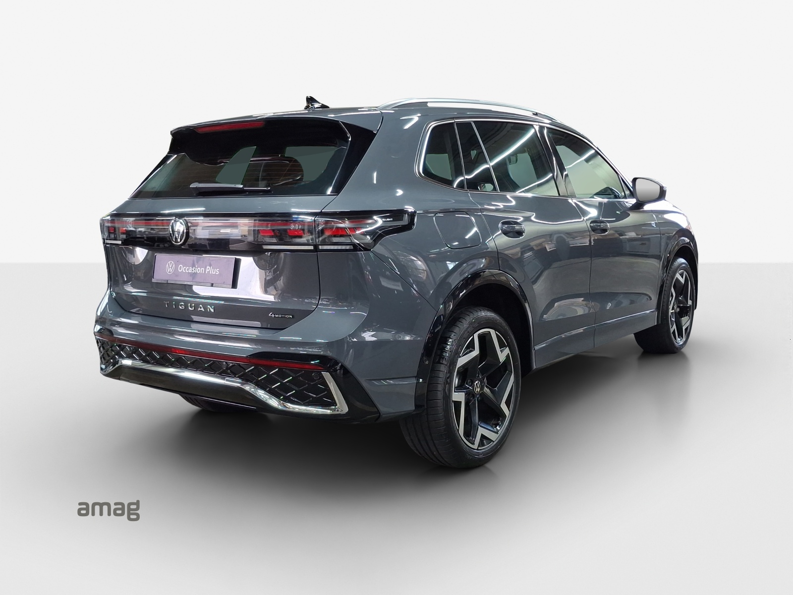 VW Tiguan 2.0 TSI DSG R-Line 4Motion-image-4