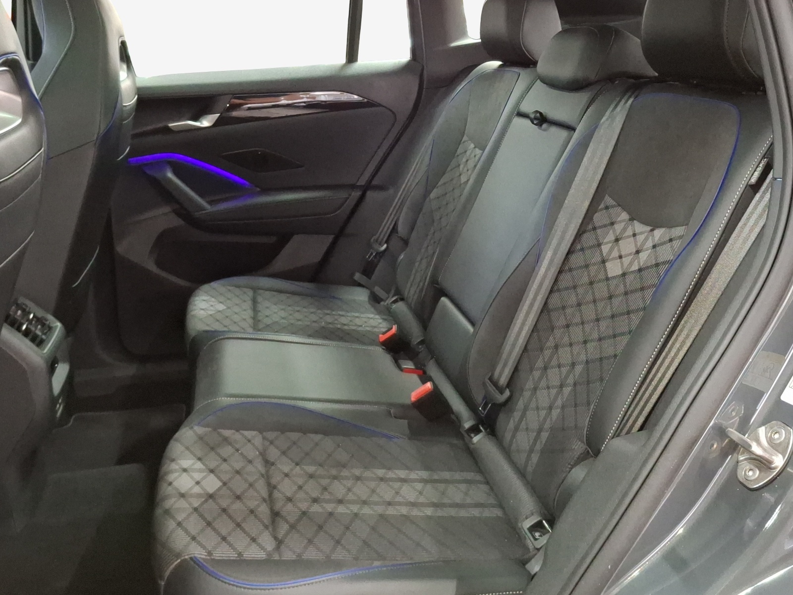 VW Tiguan 2.0 TSI DSG R-Line 4Motion-image-11