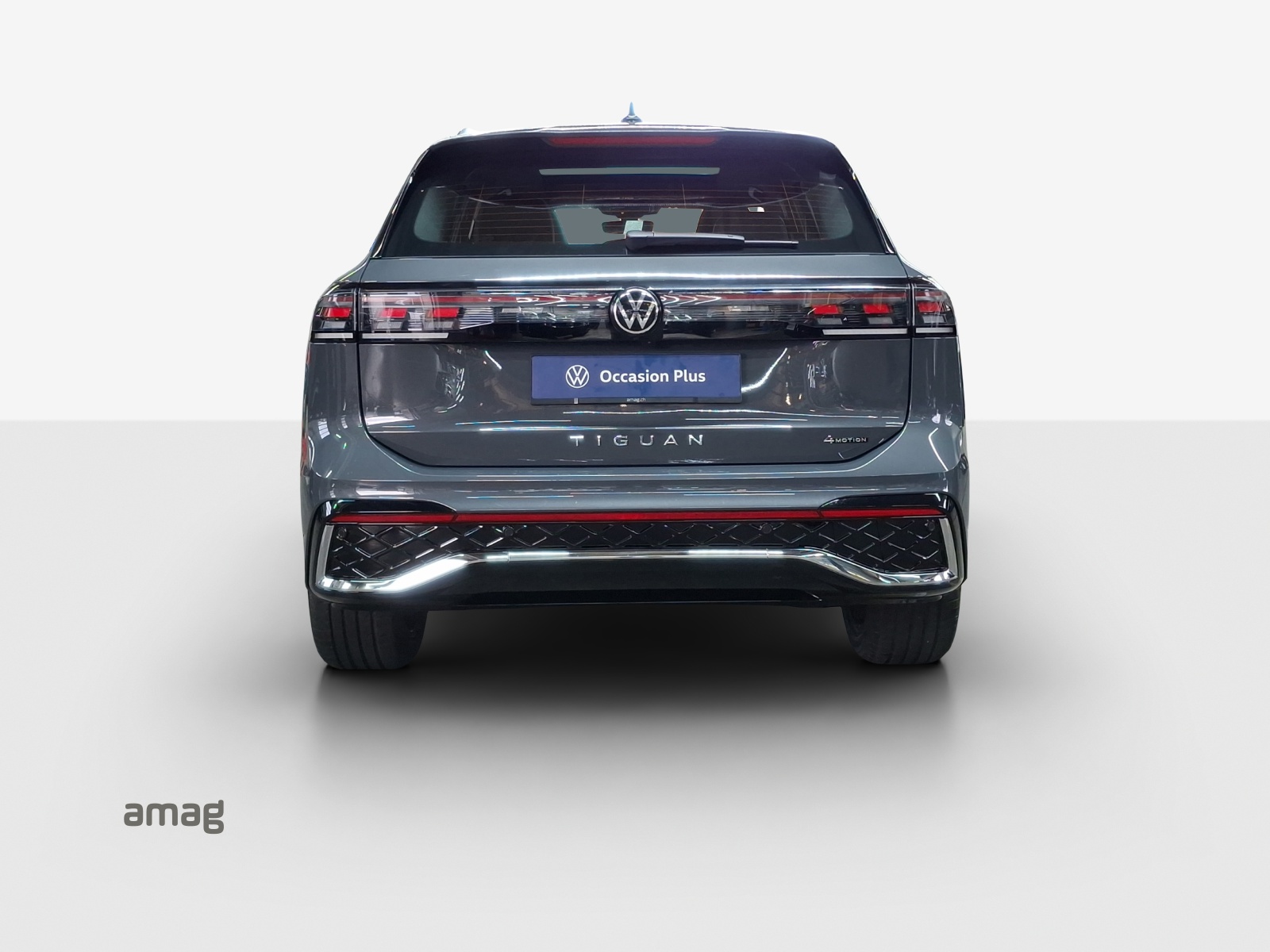 VW Tiguan 2.0 TSI DSG R-Line 4Motion-image-3