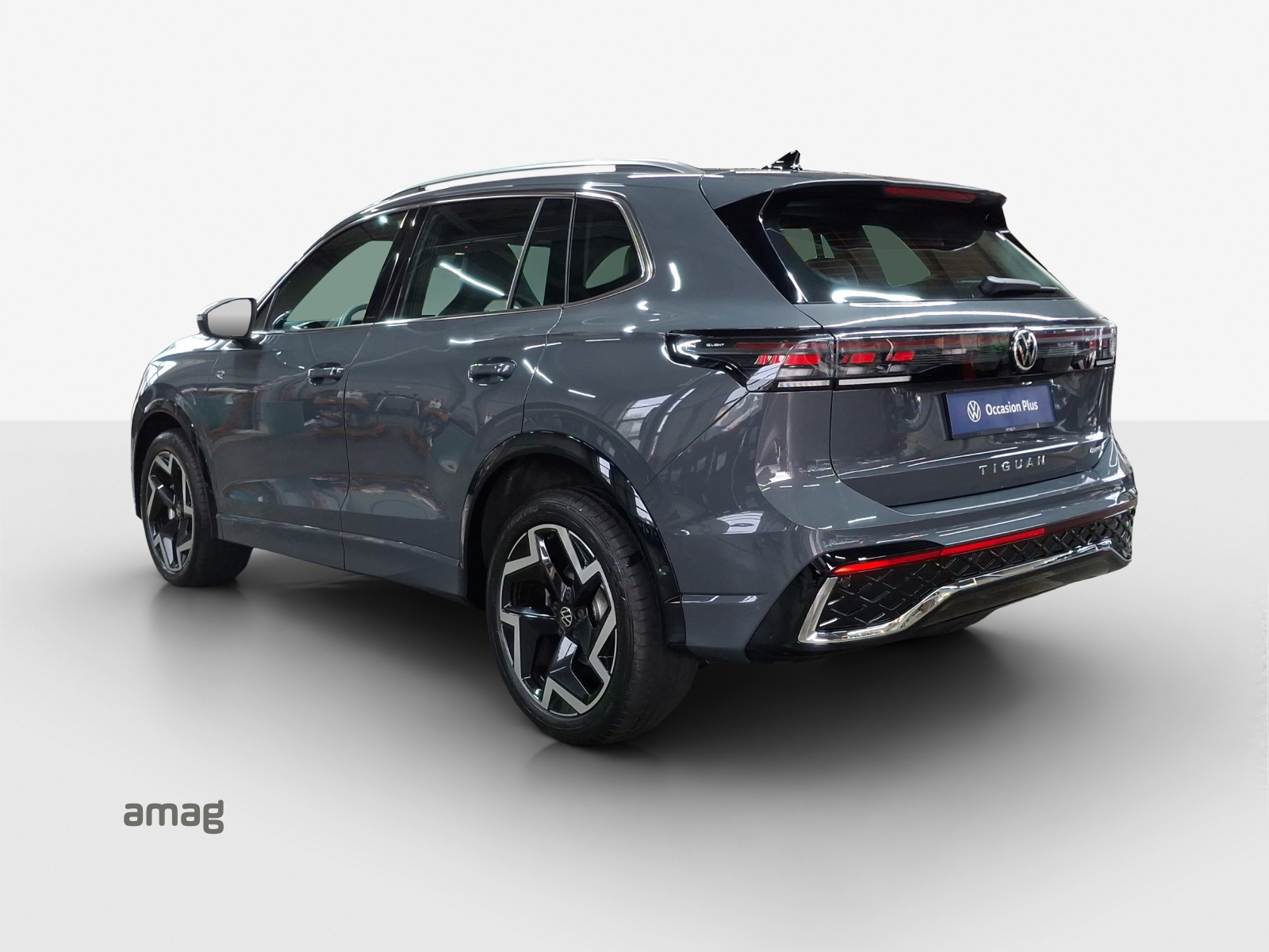 VW Tiguan 2.0 TSI DSG R-Line 4Motion-image-2