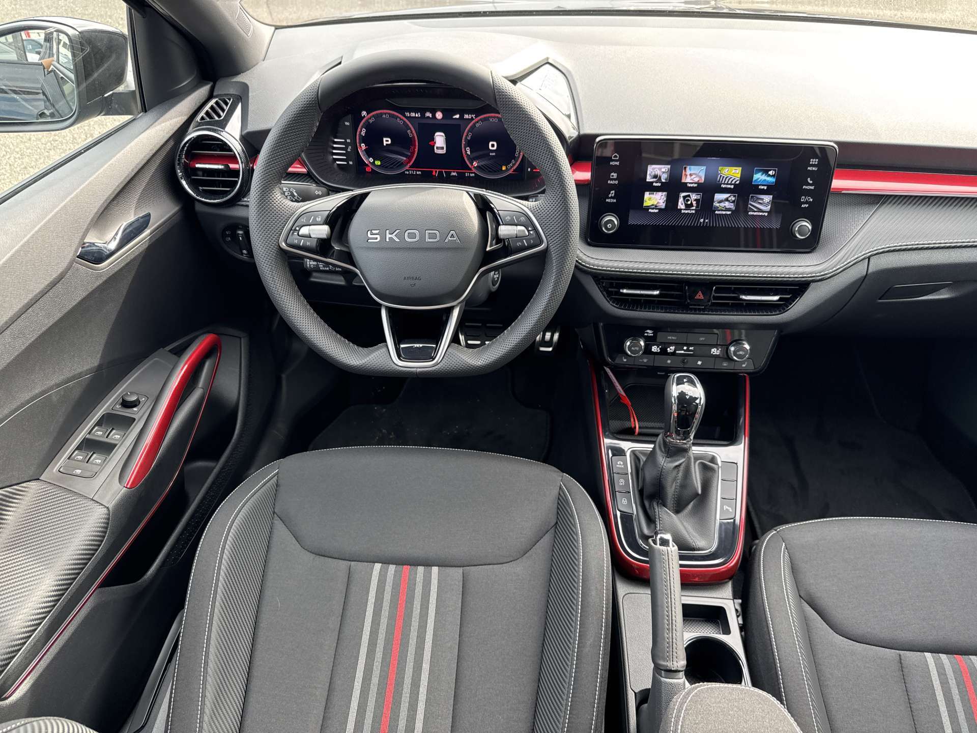 SKODA Fabia 1.5 TSi Monte Carlo DSG-Automat-image-3