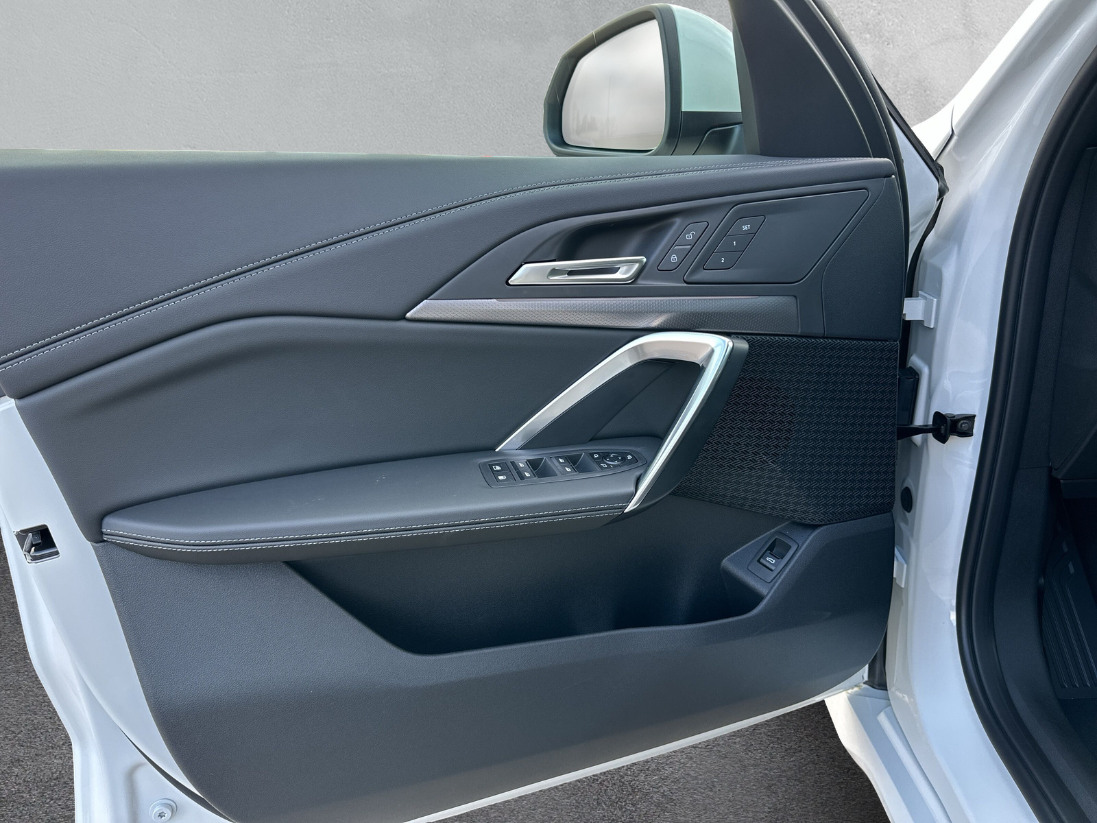 BMW X1 xDrive 25e M Sport-image-15