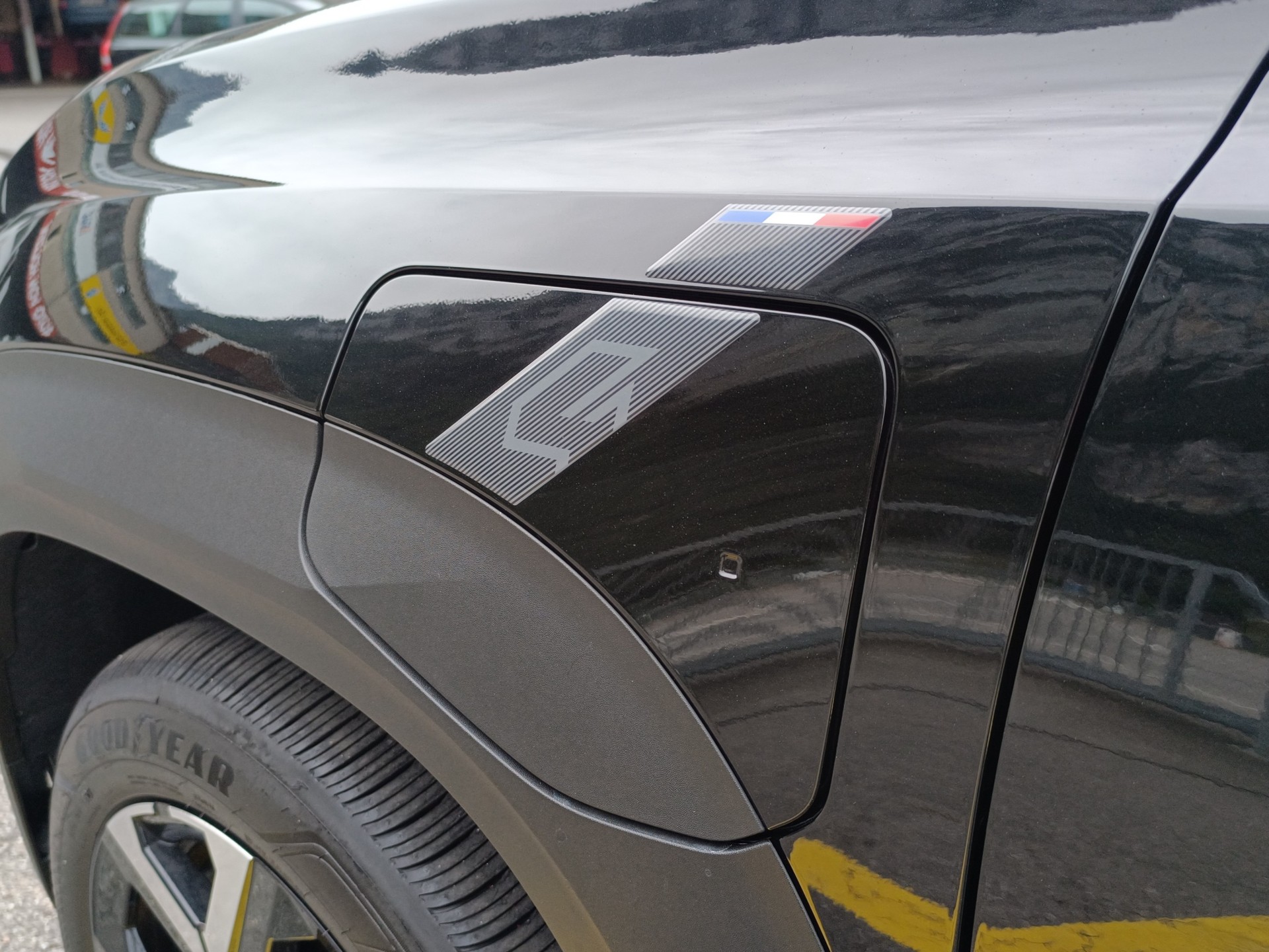 RENAULT R4 E-Tech Comfort Range 52 kWh Techno-image-24