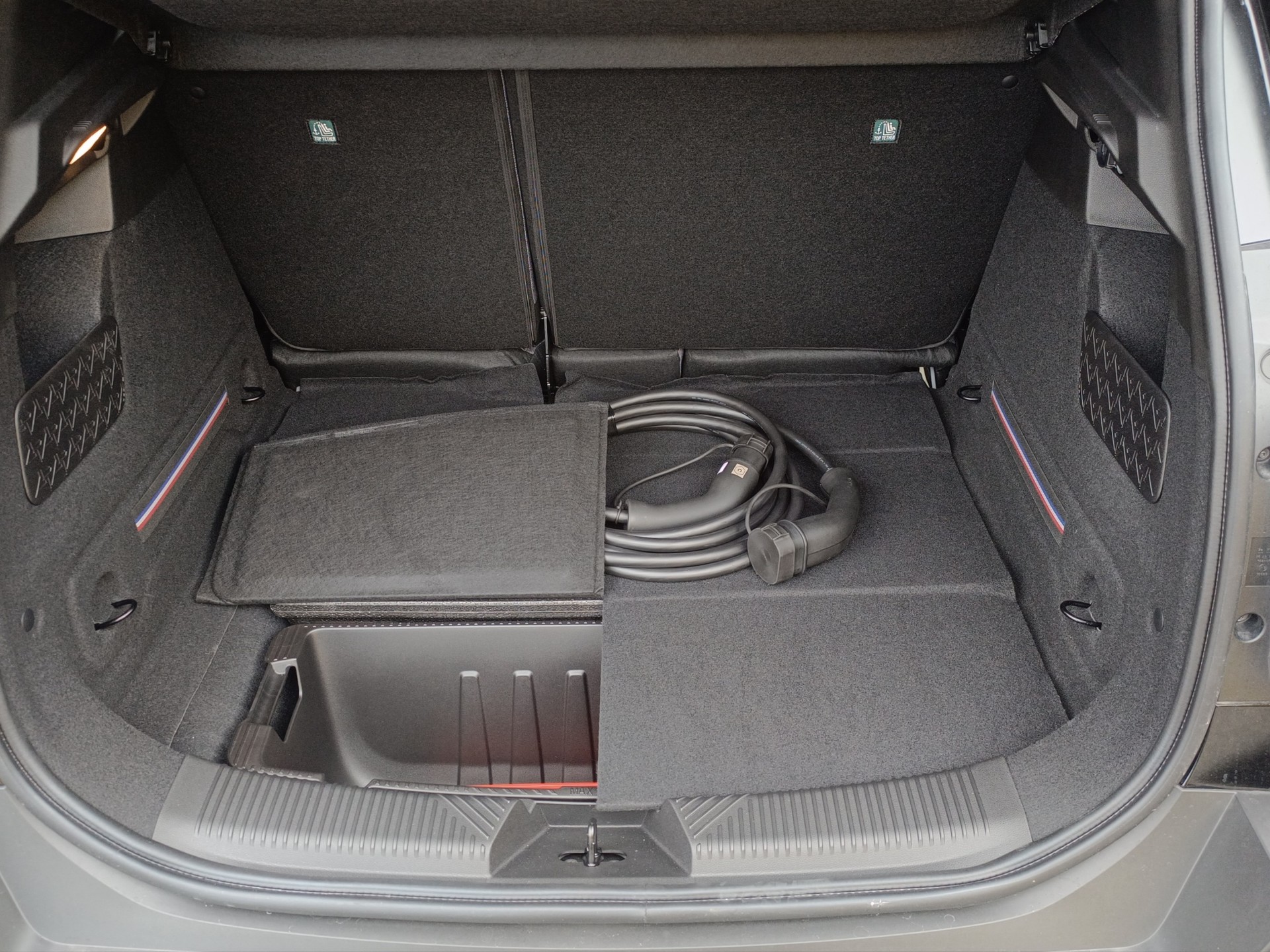 RENAULT R4 E-Tech Comfort Range 52 kWh Techno-image-17