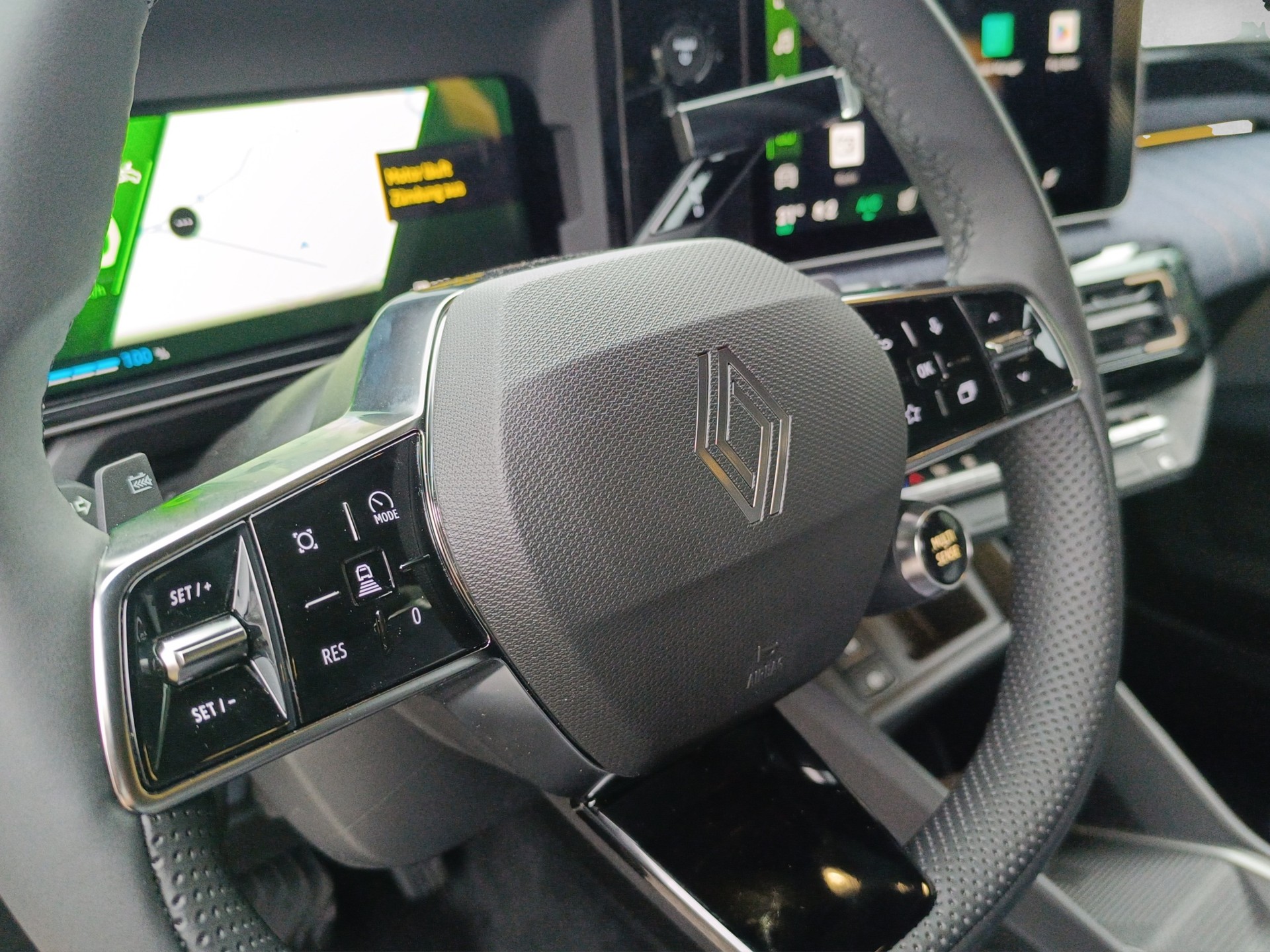 RENAULT R4 E-Tech Comfort Range 52 kWh Techno-image-15