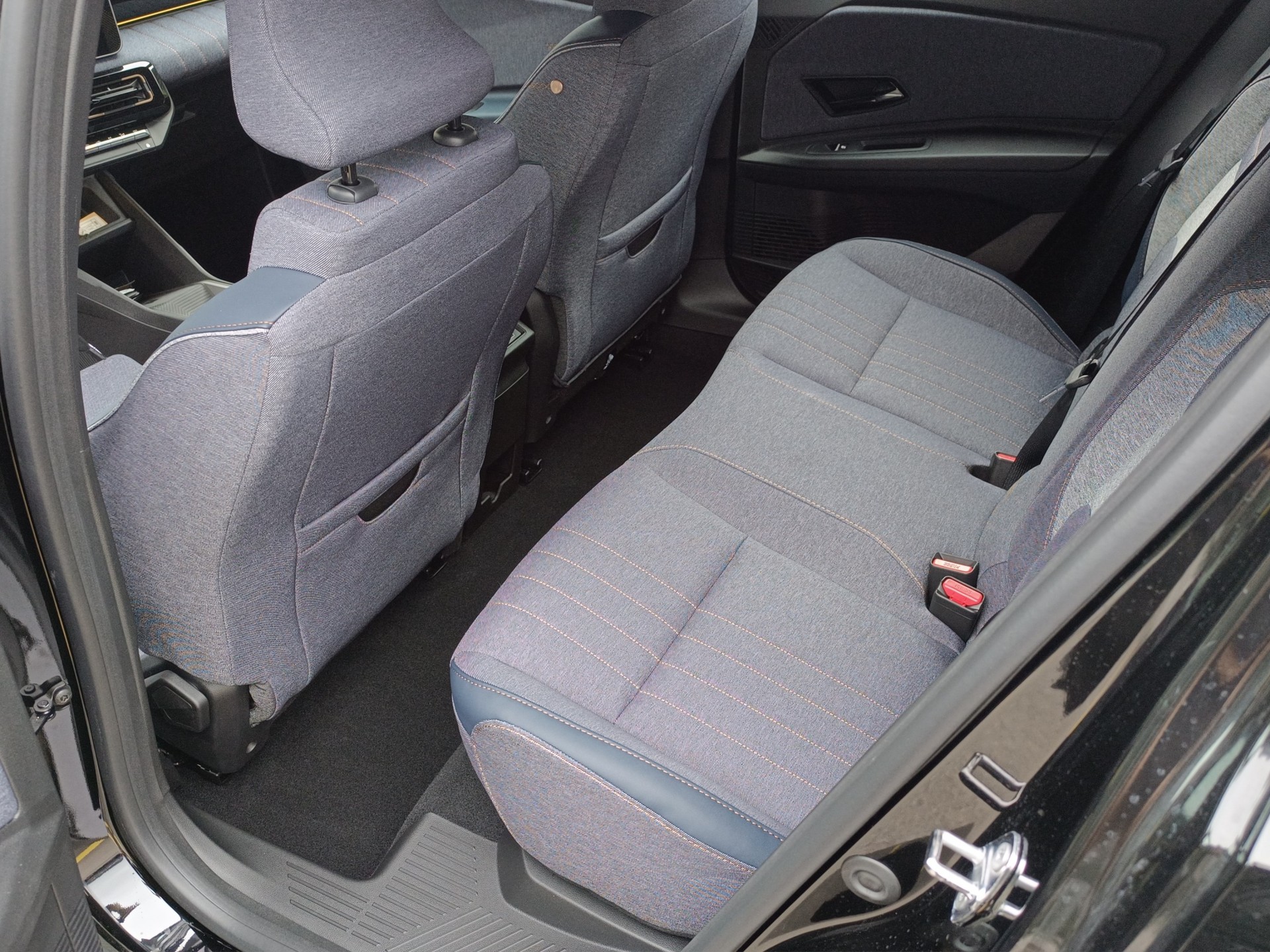 RENAULT R4 E-Tech Comfort Range 52 kWh Techno-image-12