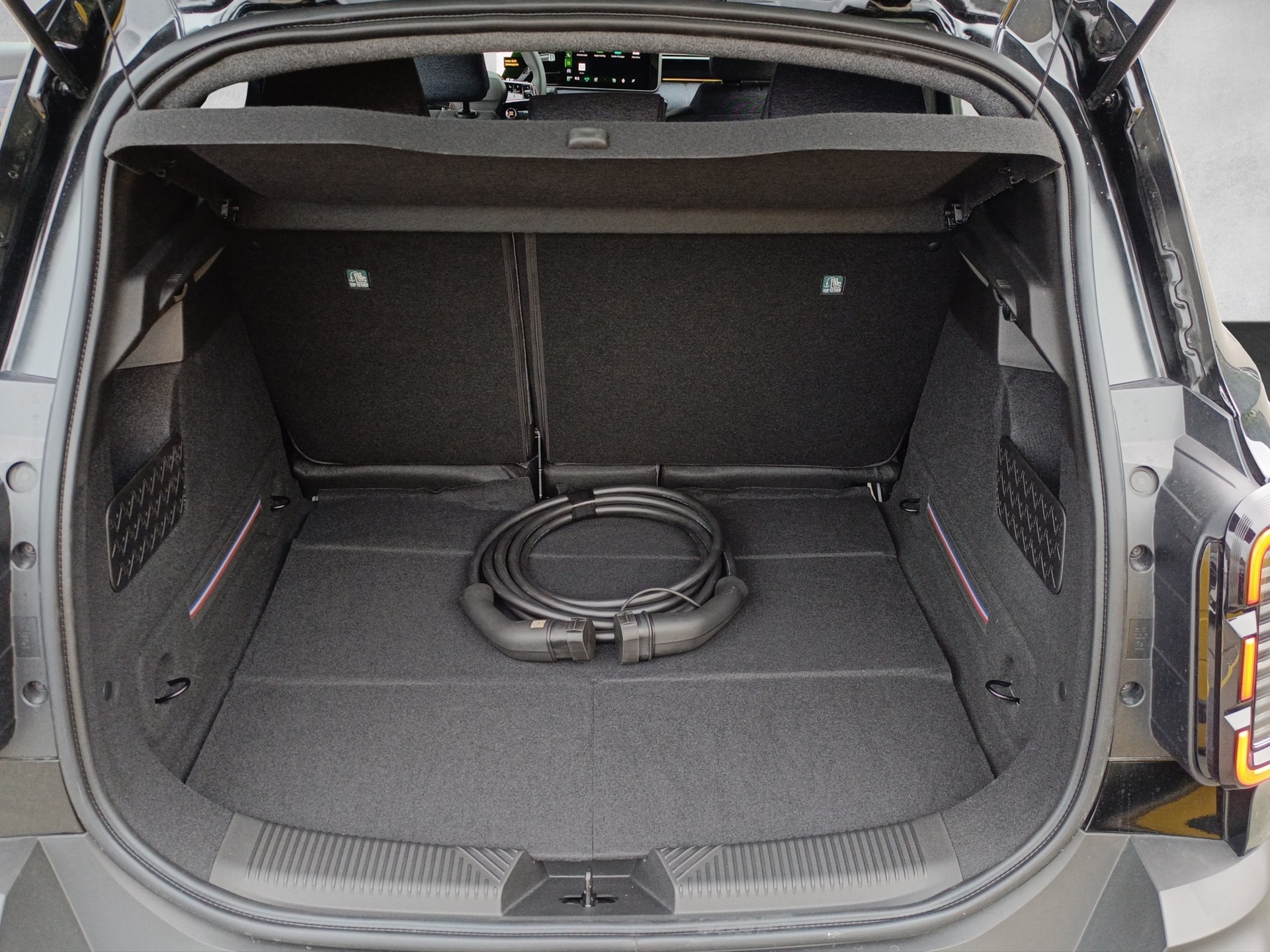 RENAULT R4 E-Tech Comfort Range 52 kWh Techno-image-16