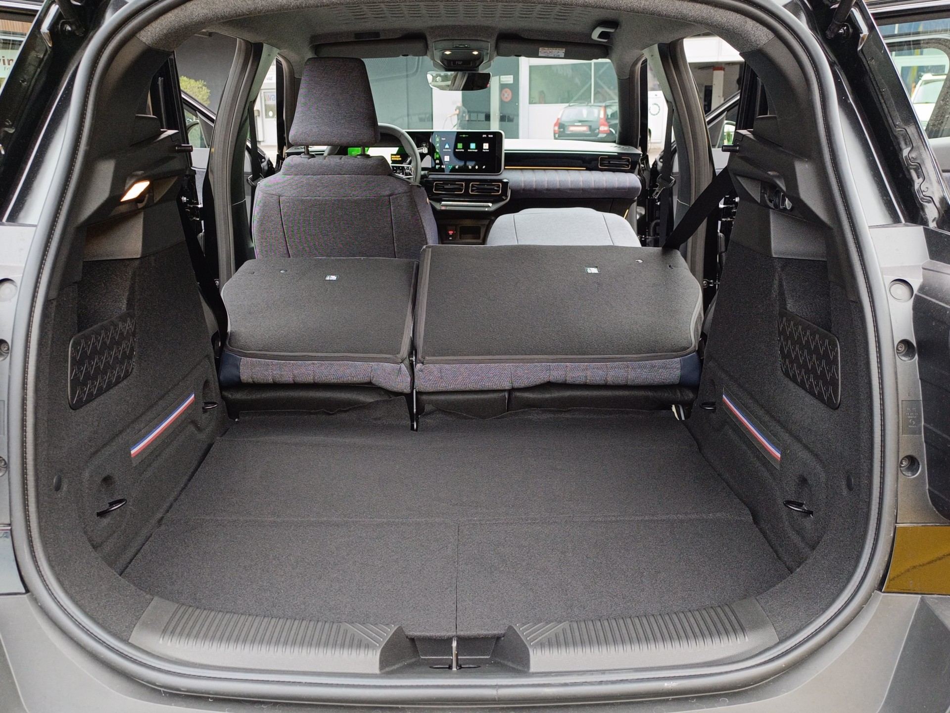 RENAULT R4 E-Tech Comfort Range 52 kWh Techno-image-21