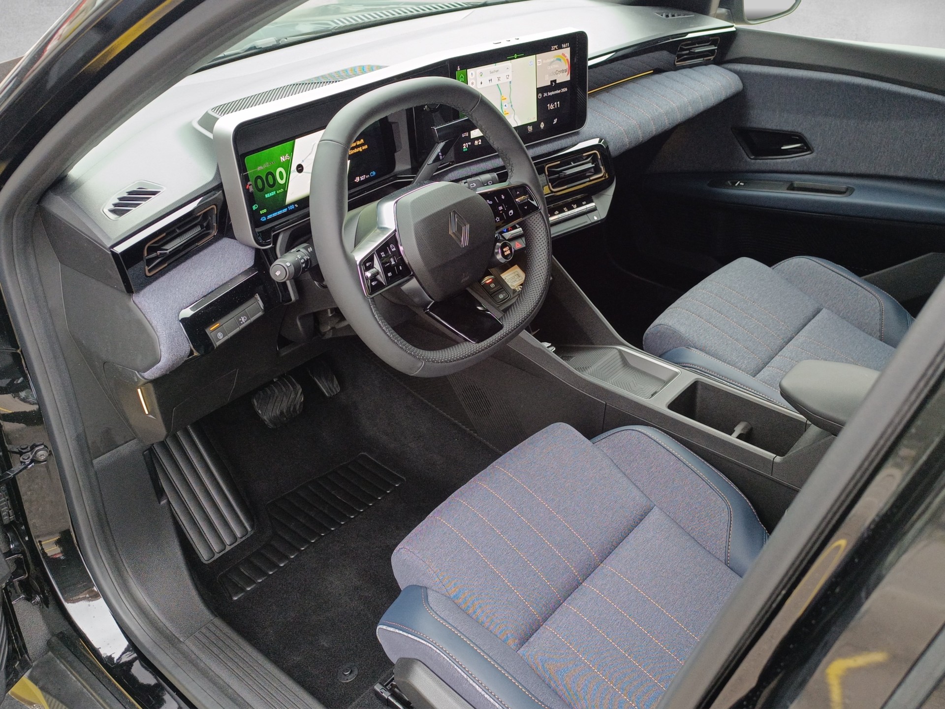 RENAULT R4 E-Tech Comfort Range 52 kWh Techno-image-9