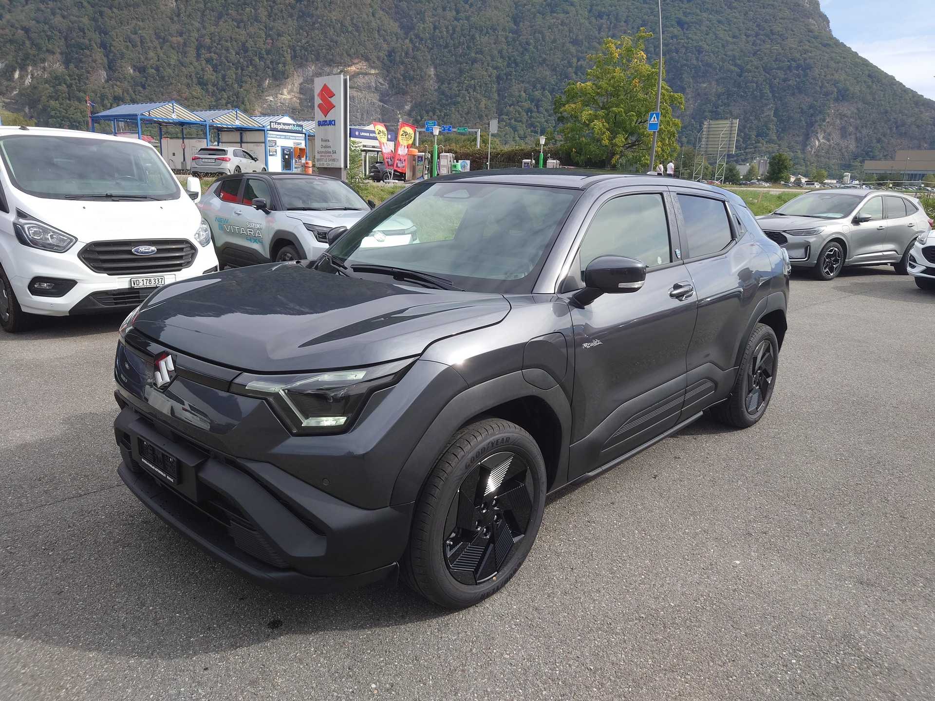 SUZUKI e Vitara Piz Sulai 4x4-image-1